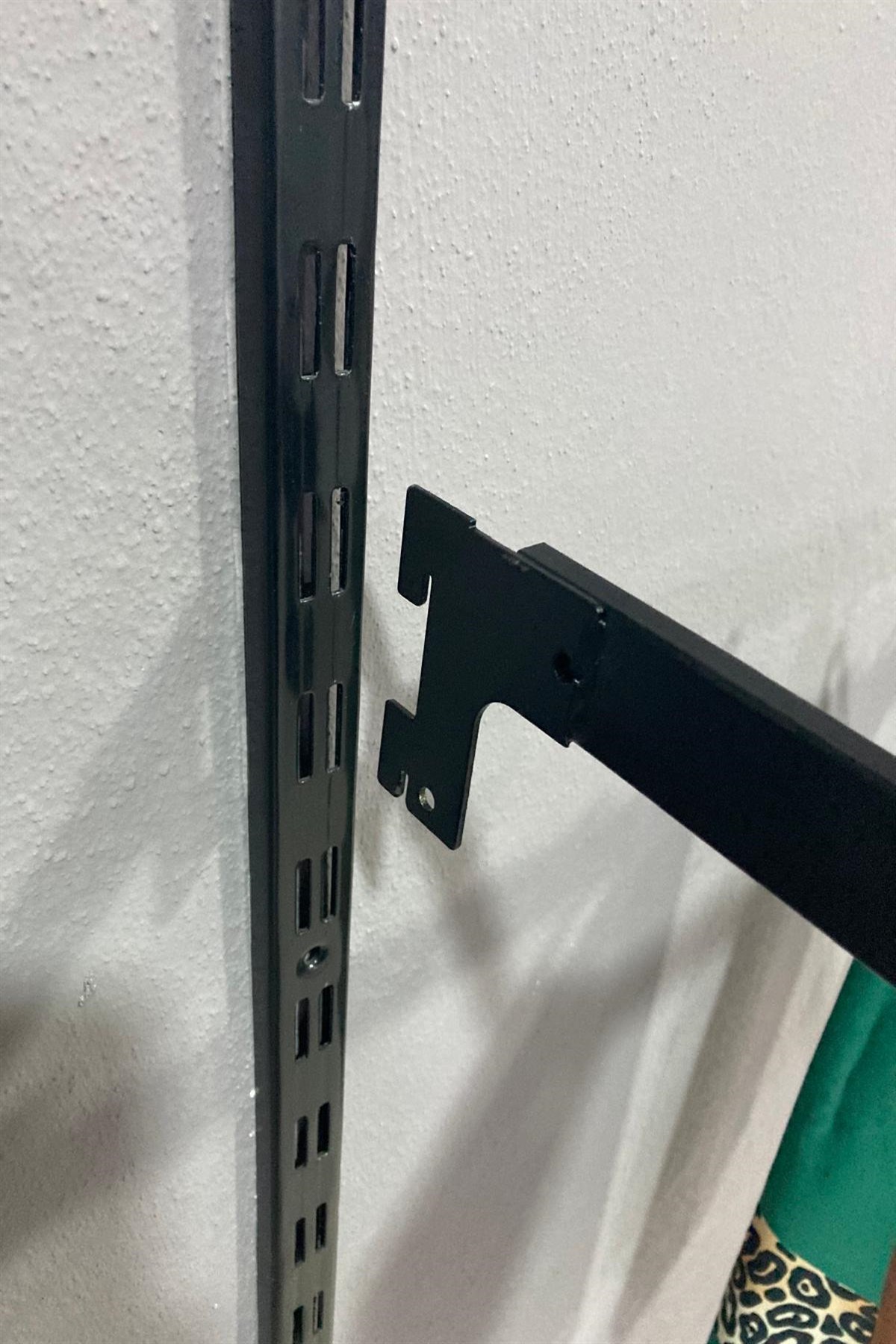 Eşarp İçin Kısa Kenar Tırnaklı U Askı Siyah 60 cm
