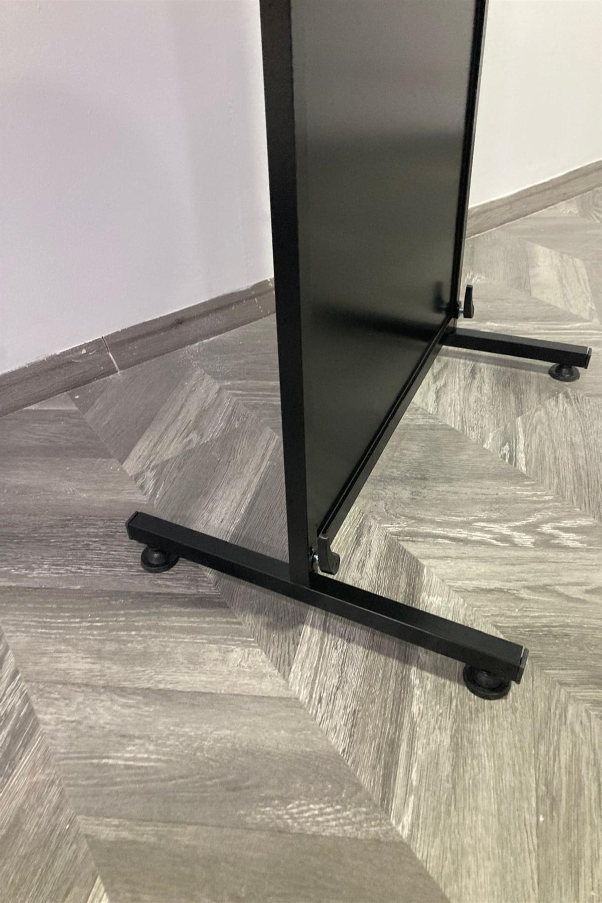 Magnet Sergileme Standı