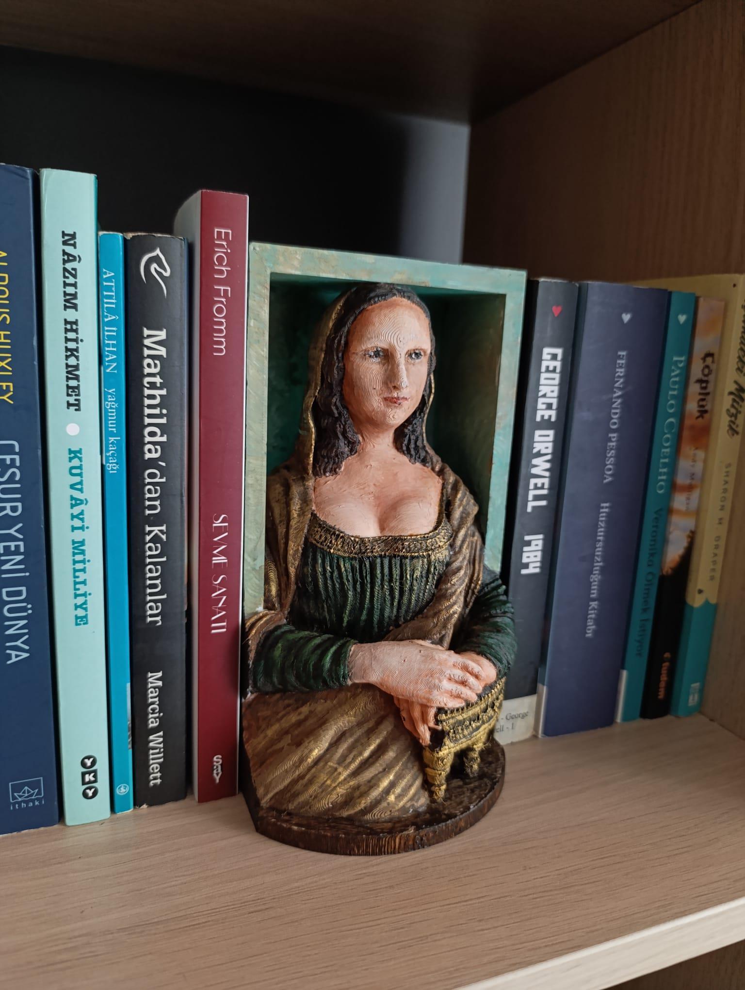 Book Nook Mona Lisa