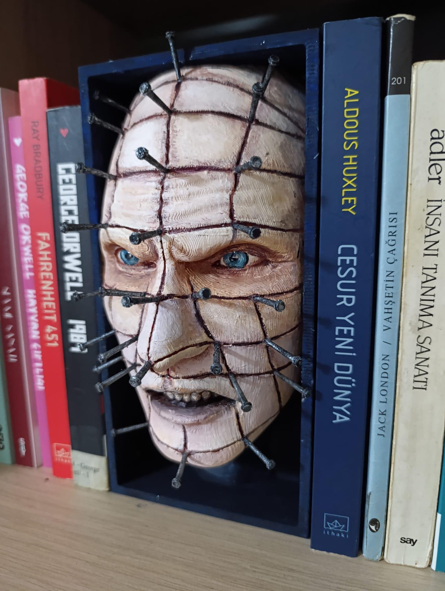 Book Nook PinHead