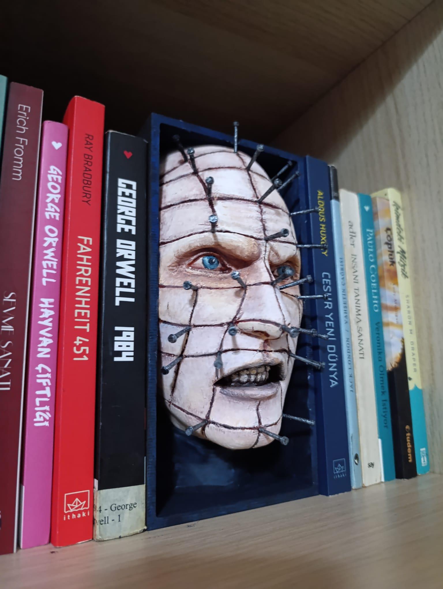 Book Nook PinHead