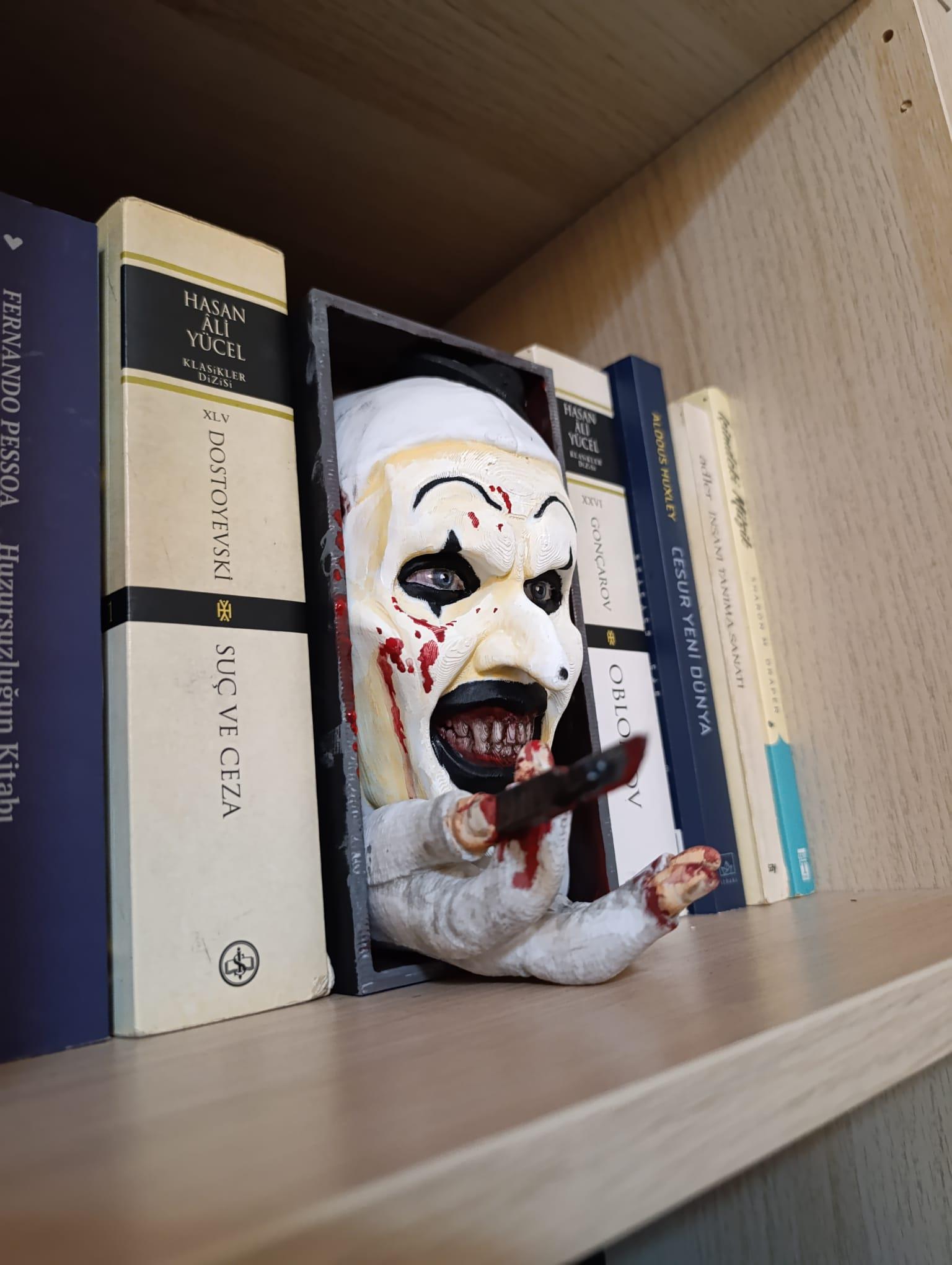 Book Nook Terrifier