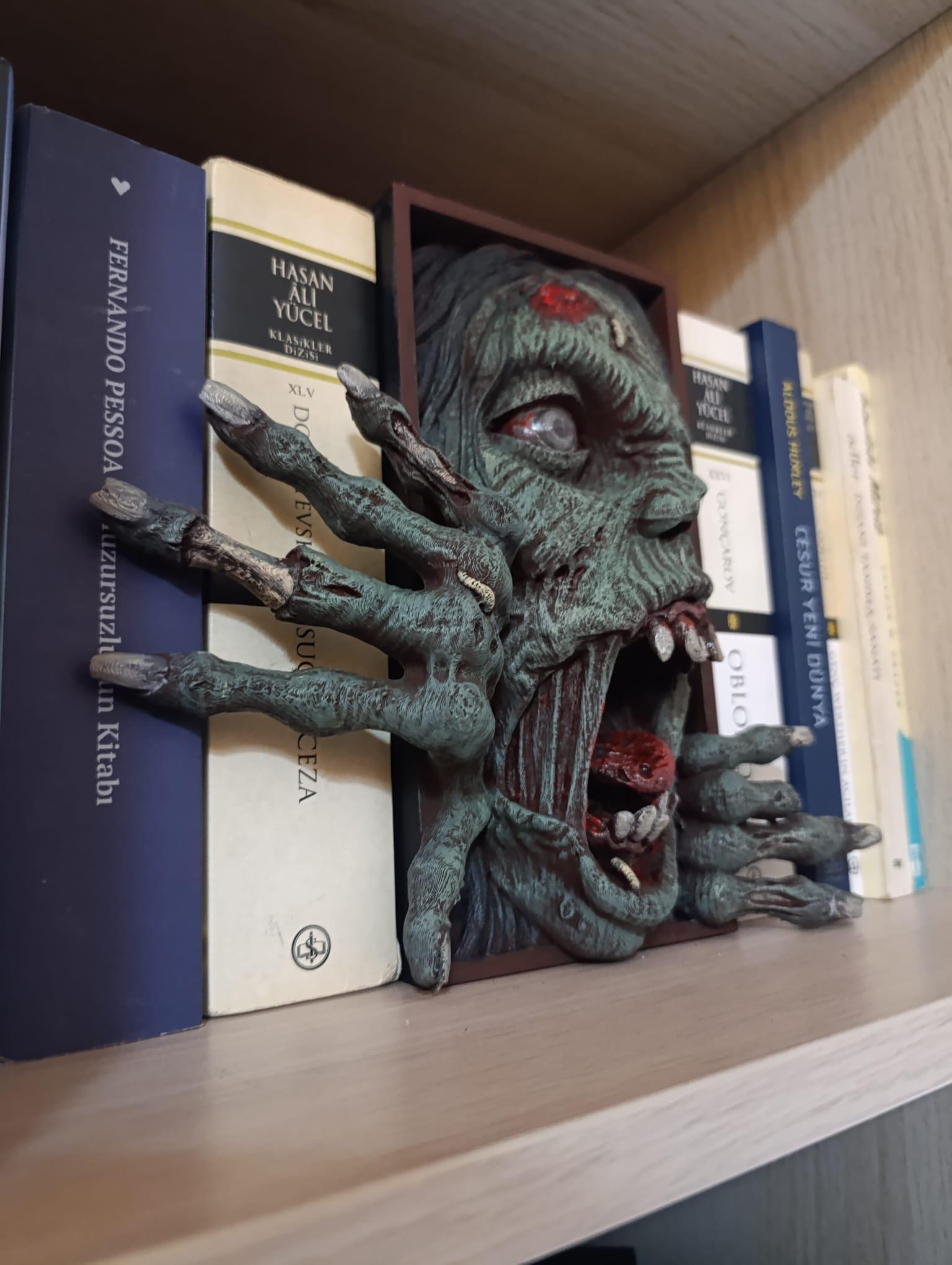 Book Nook Zombie