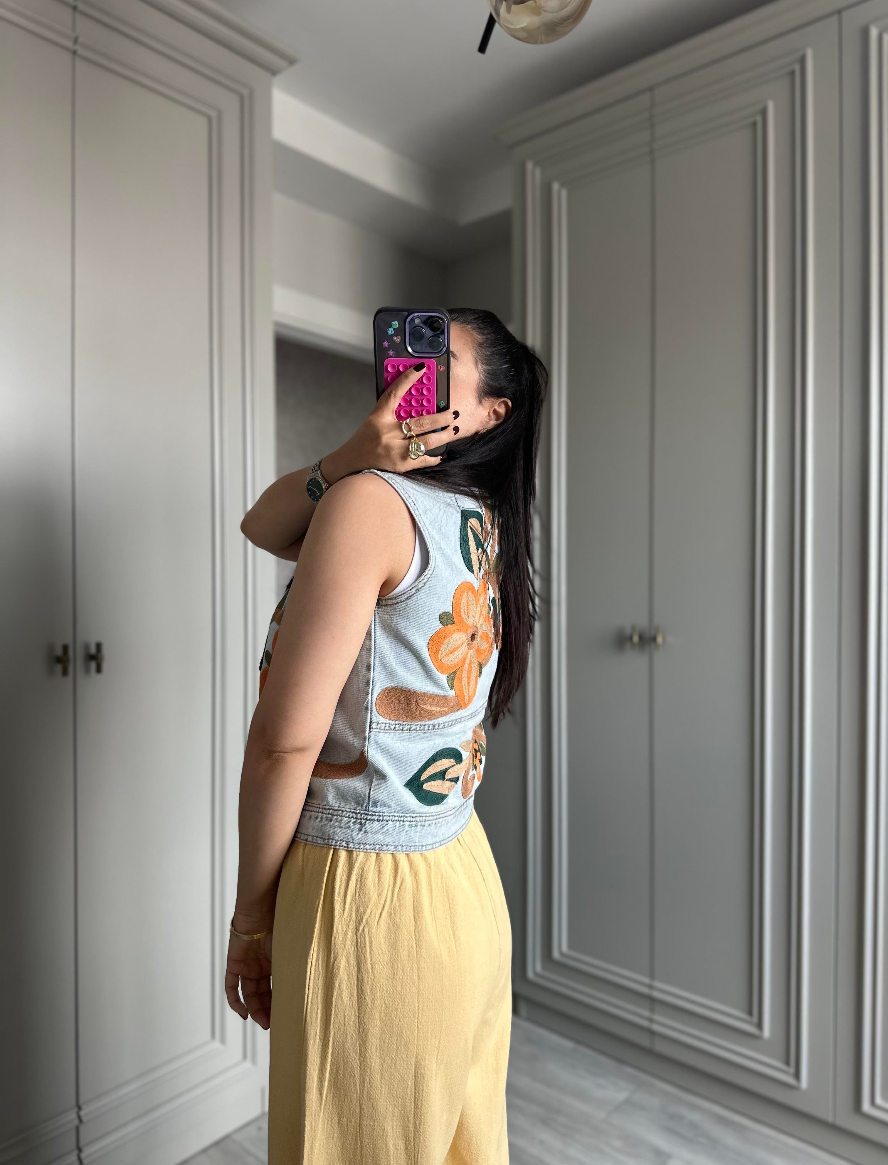 Nakış İşlemeli Yelek 