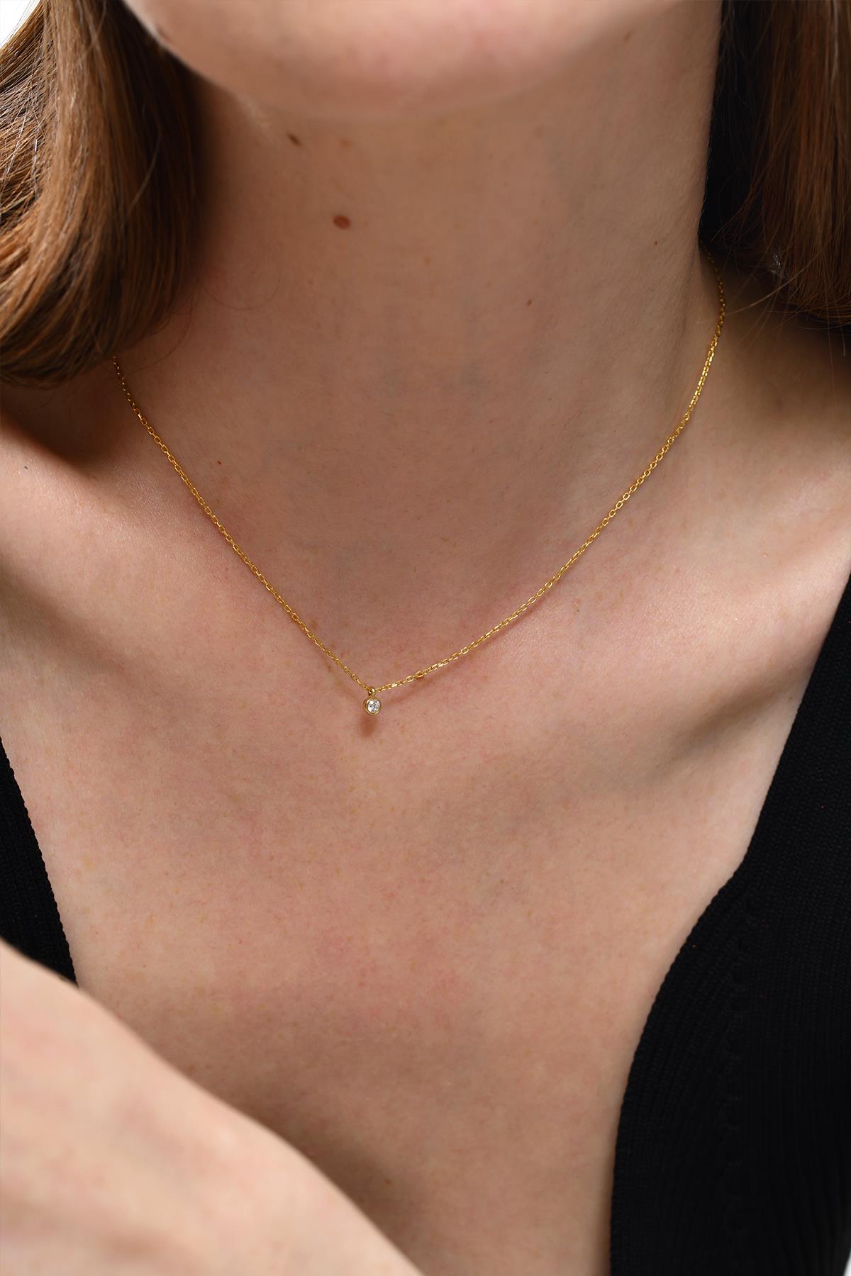 0.03 carat Pırlanta Tektaş Kolye