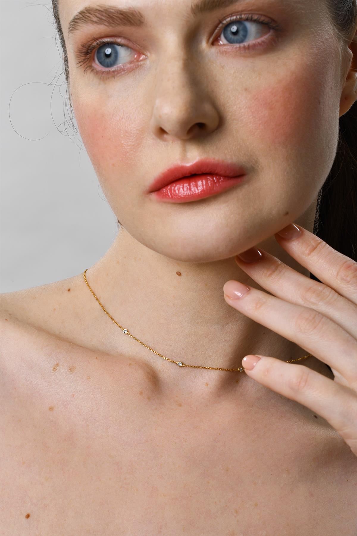 0.06 Carat Üçtaş Pırlanta Kolye