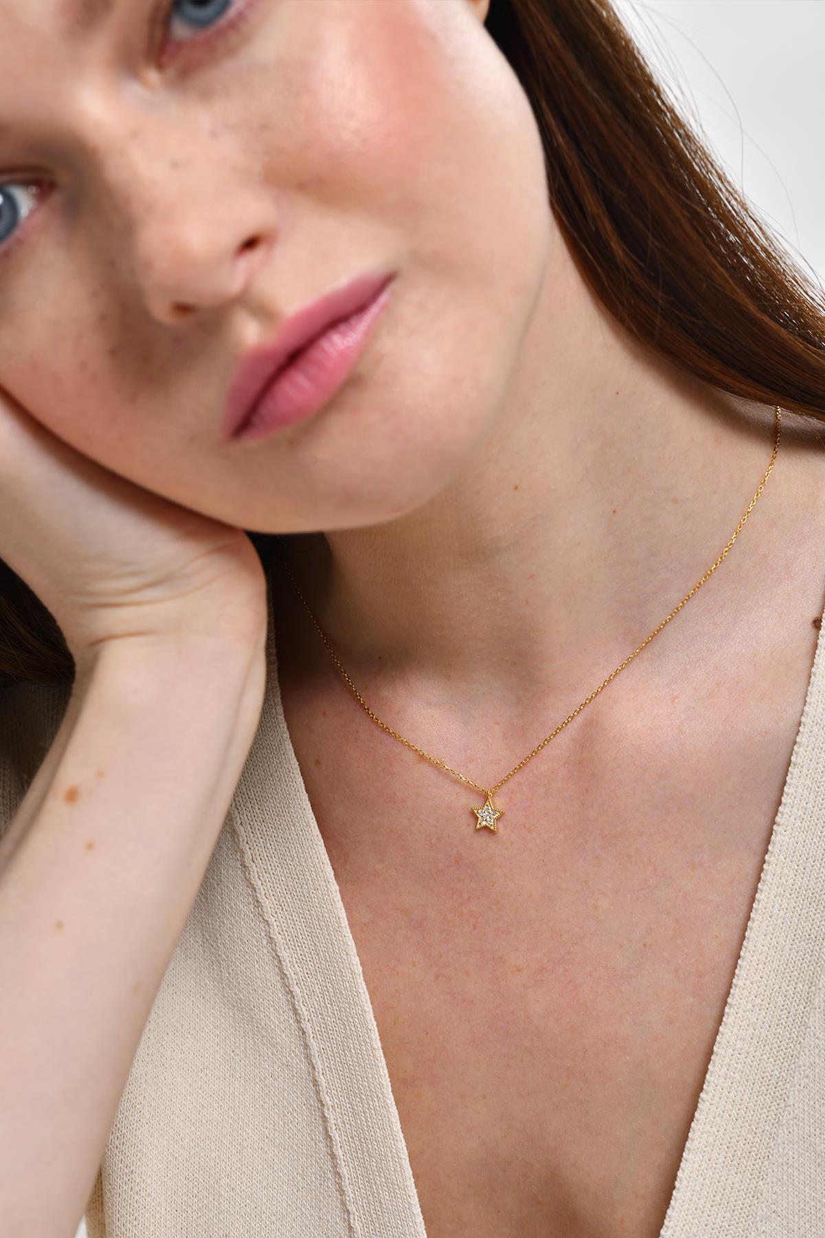 0.07 Carat Yıldız Pırlanta Kolye