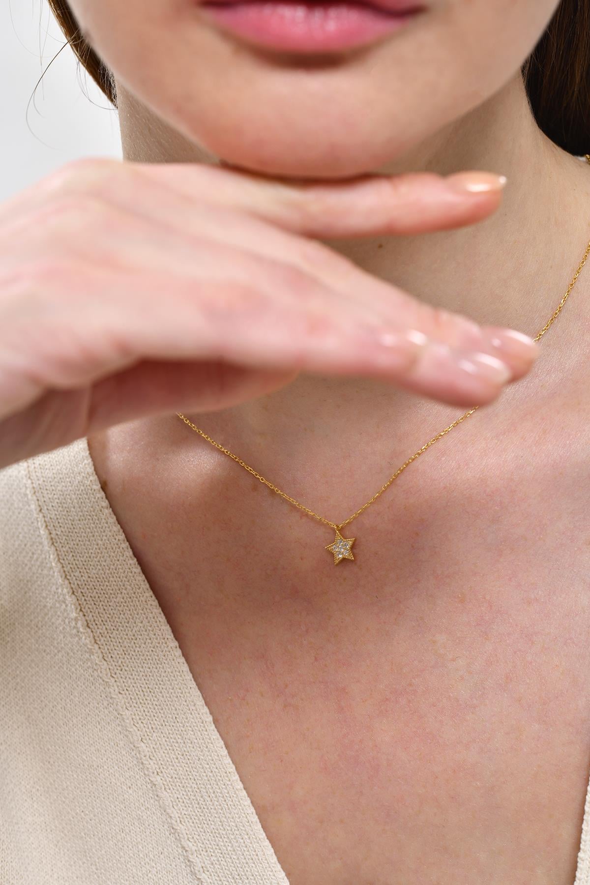 0.07 Carat Yıldız Pırlanta Kolye
