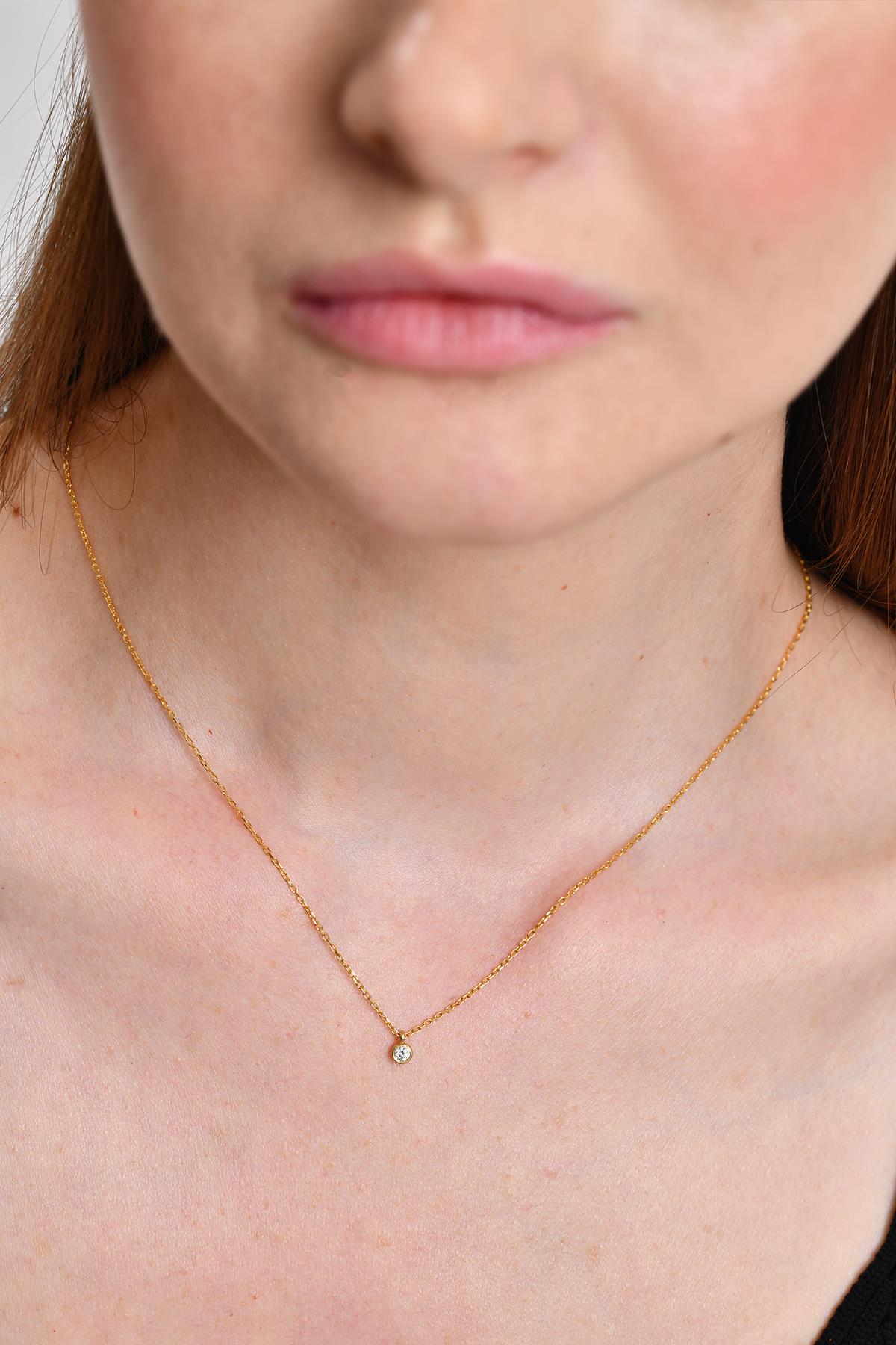 0.03 carat Tektaş Pırlanta Kolye