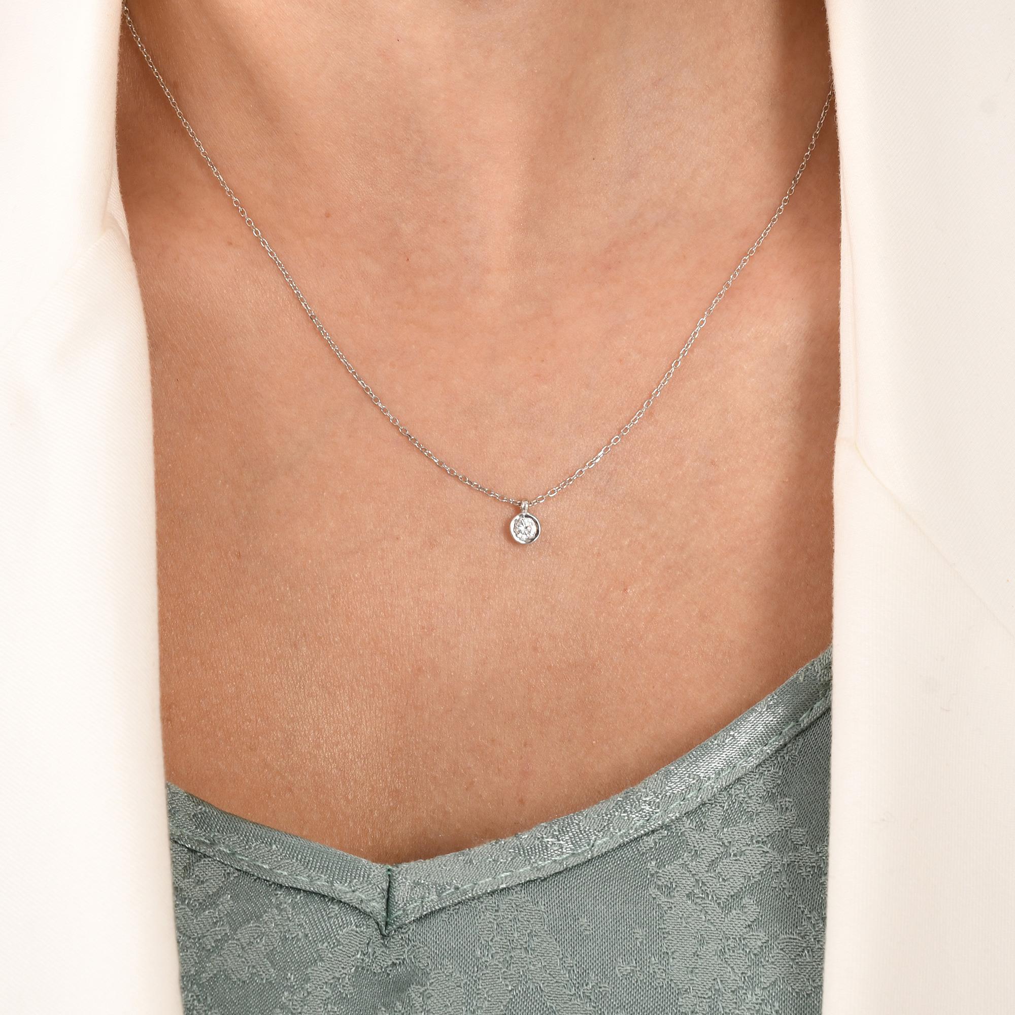 0.10 carat Tektaş Pırlanta Kolye