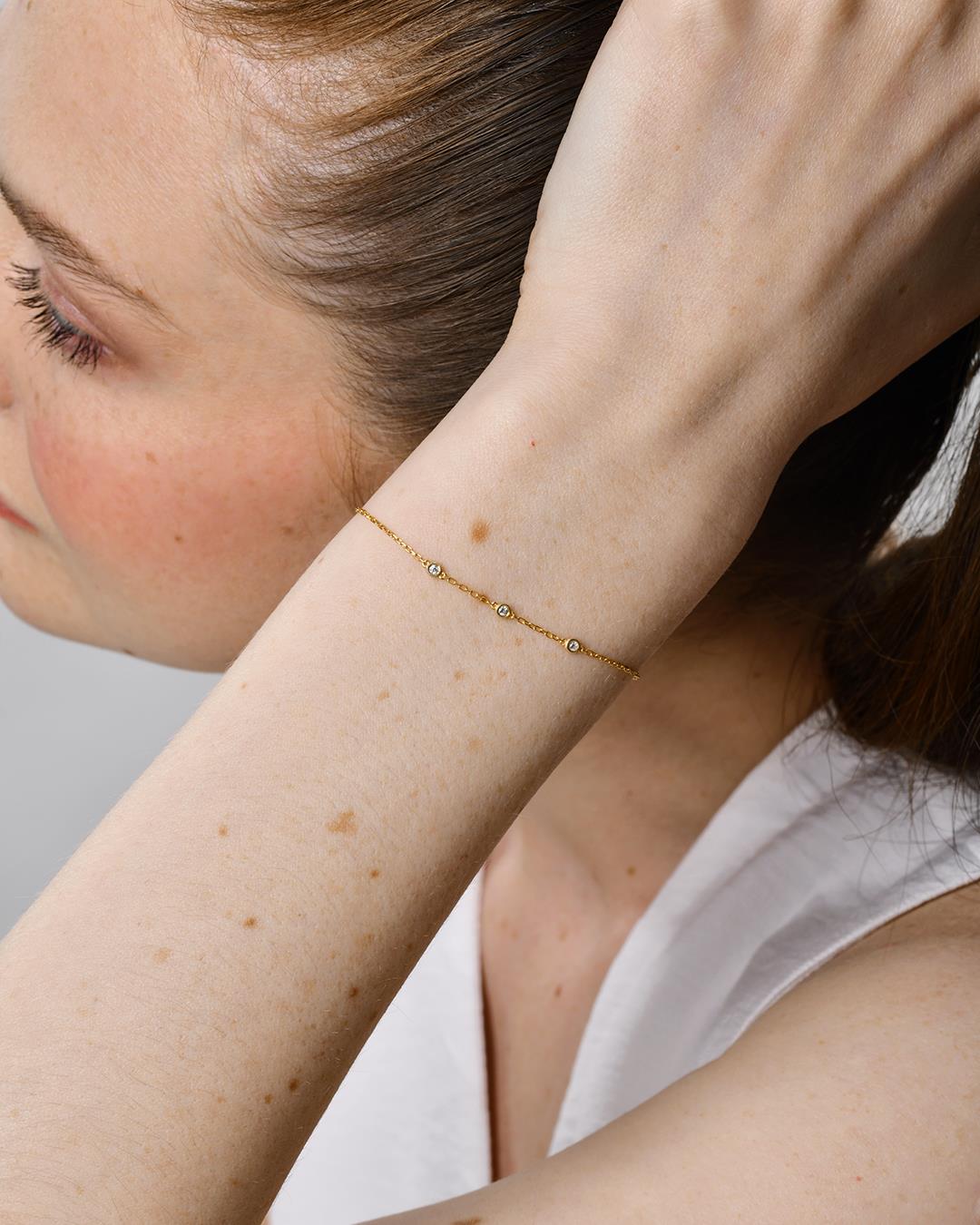 0.06 Ct. Üçtaş Pırlanta Bileklik