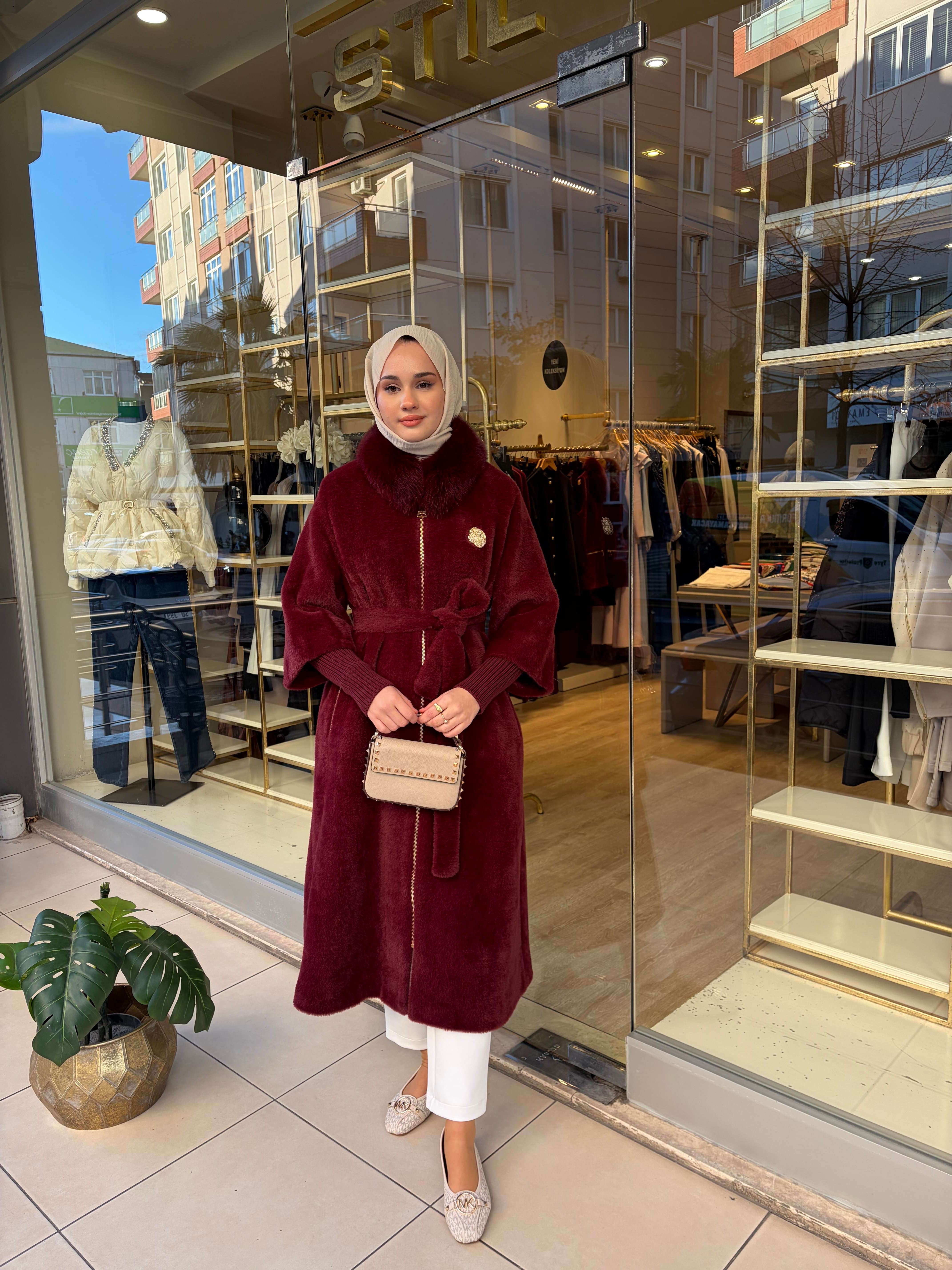  TRİKO FERMUAR VE KÜRKLÜ KABAN BORDO