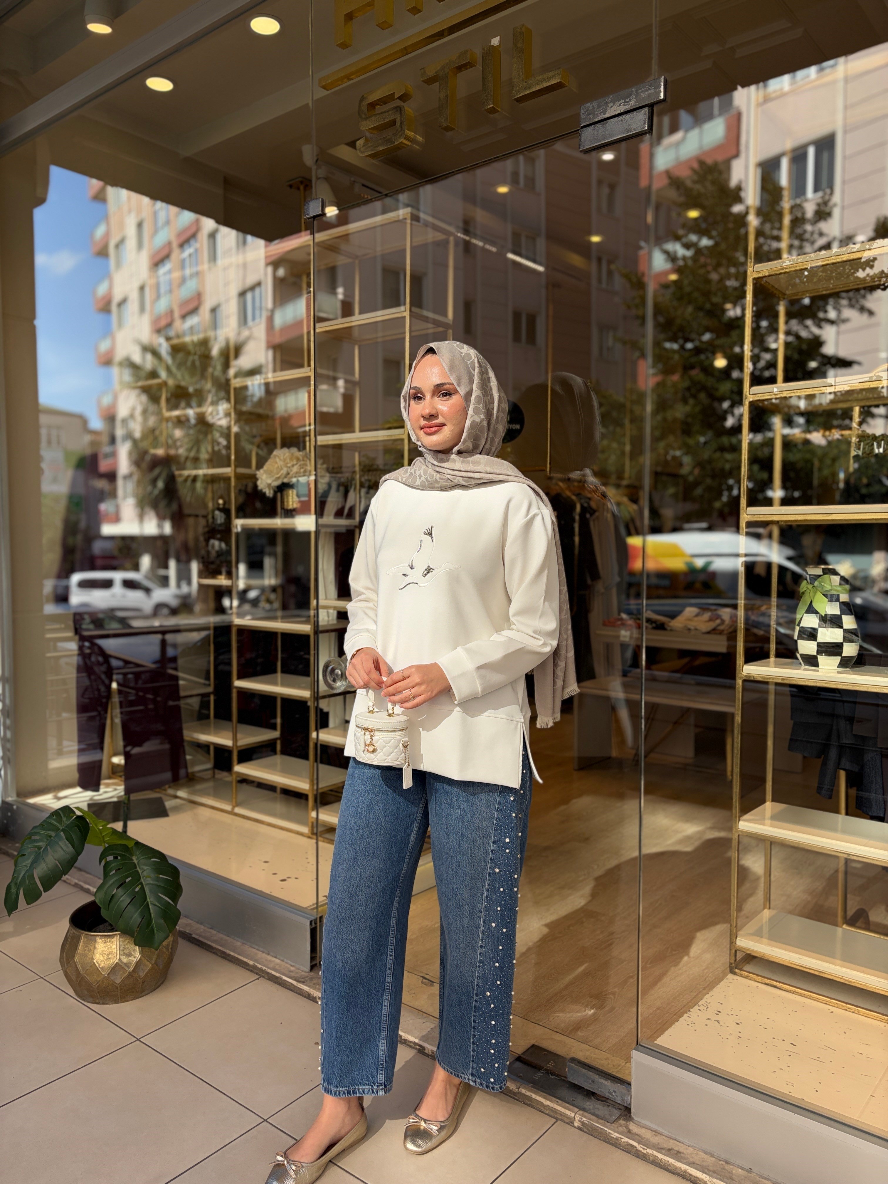 1000 NAKIŞ DETAYLI SWEAT BEYAZ