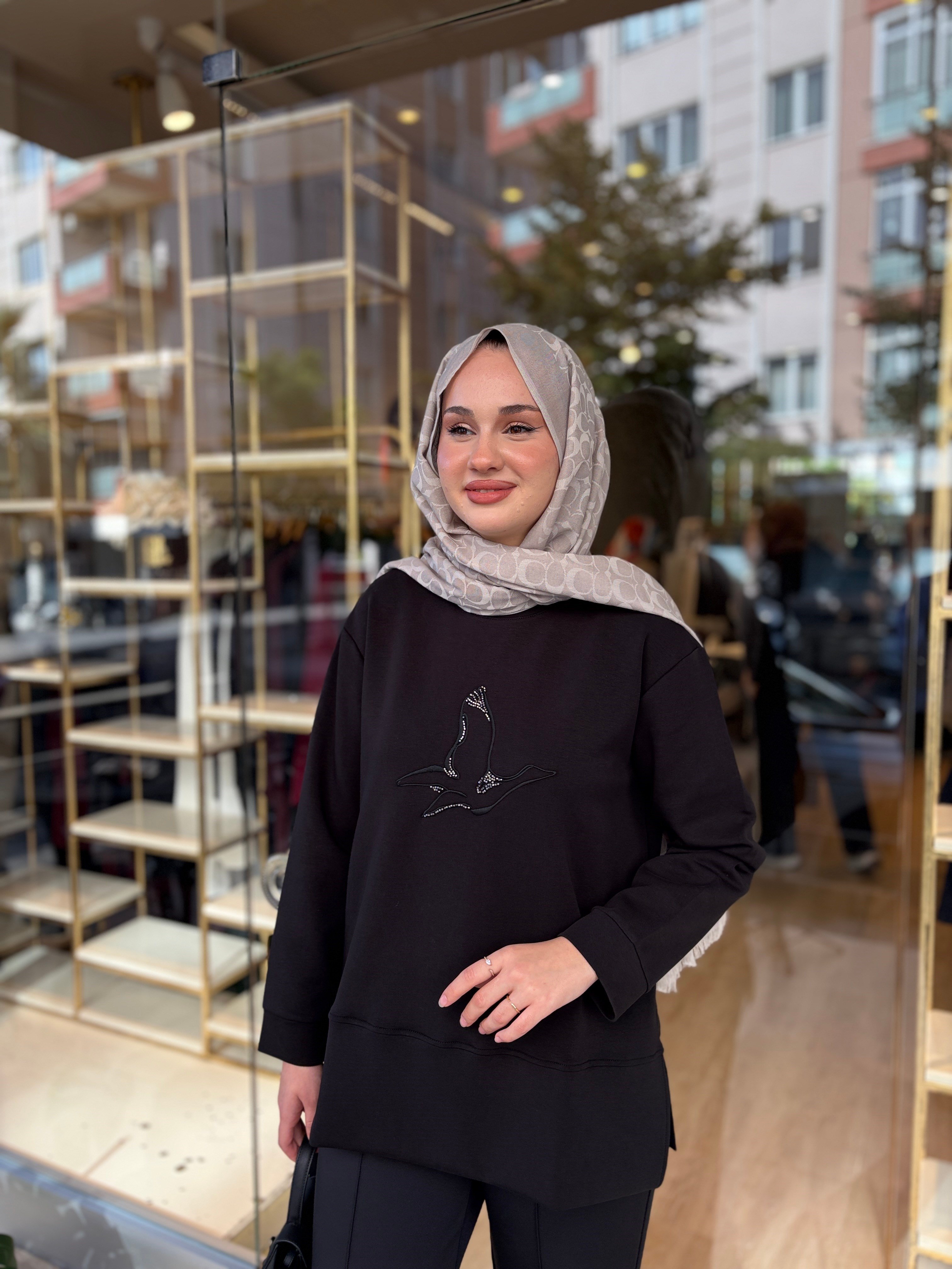 1000 NAKIŞ DETAYLI SWEAT SİYAH