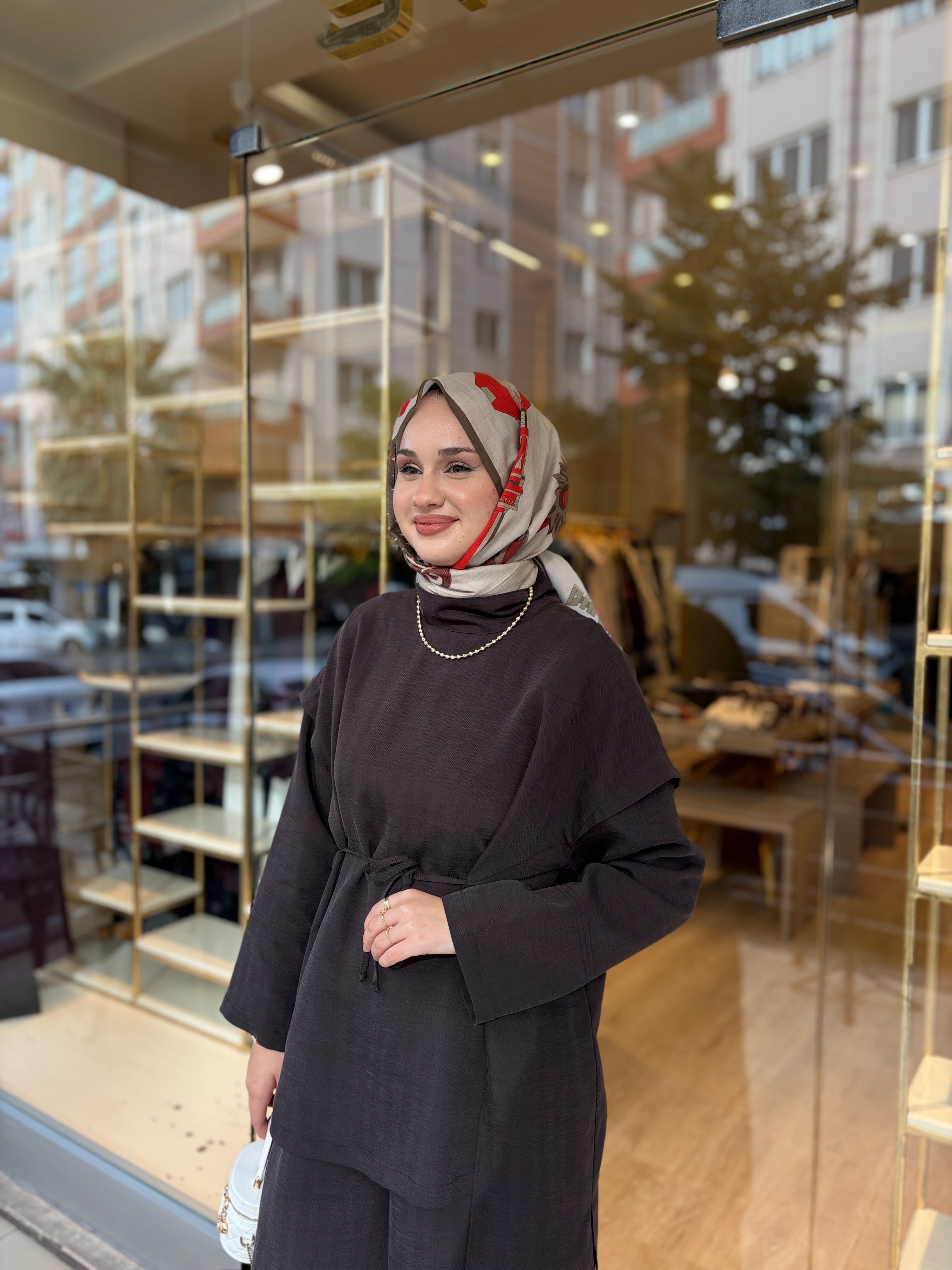 208 BAĞCIK DETAYLI BLUZ KAHVE 