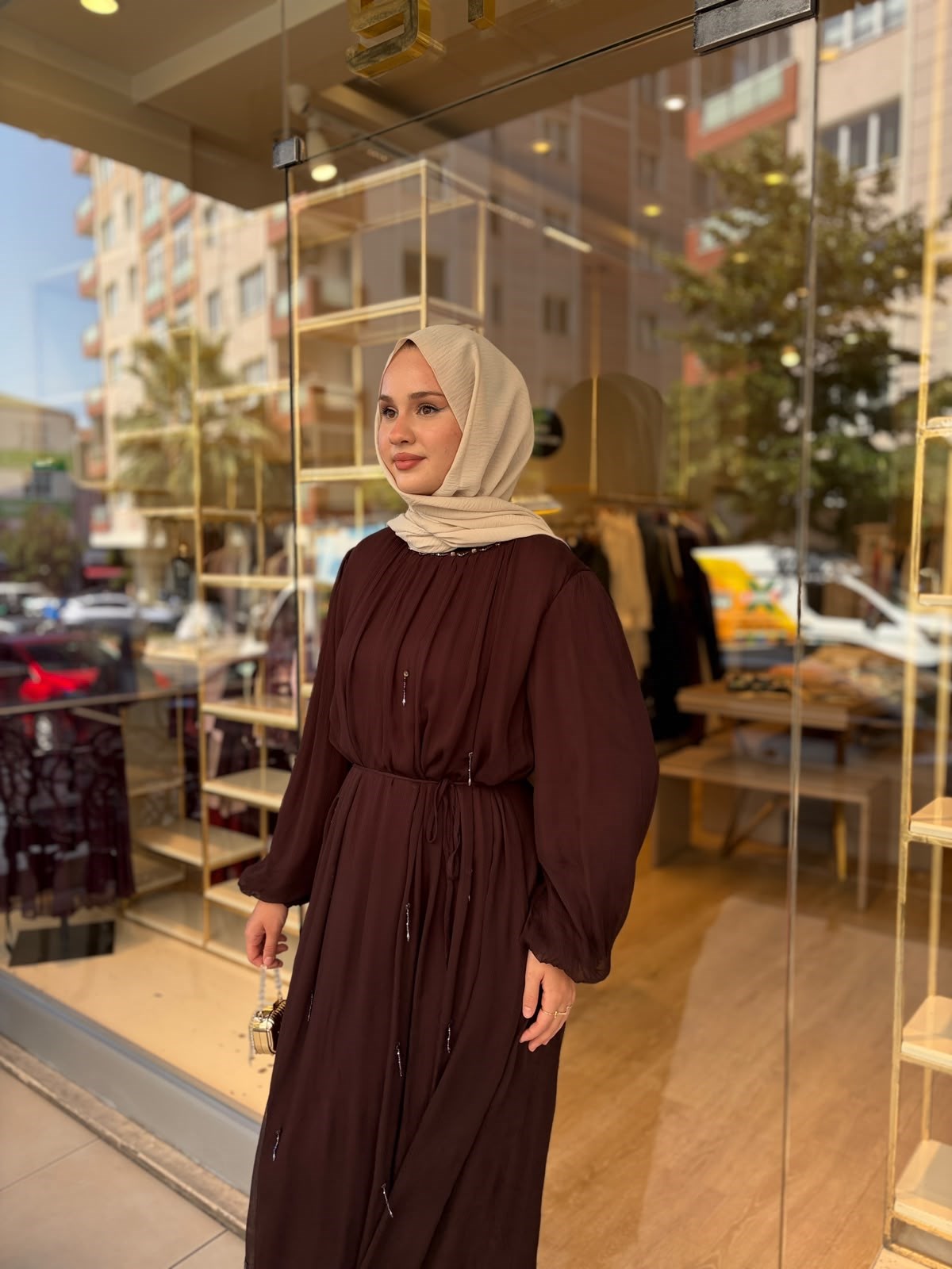 DAMLA BONCUKLU ELBİSE KAHVERENGİ