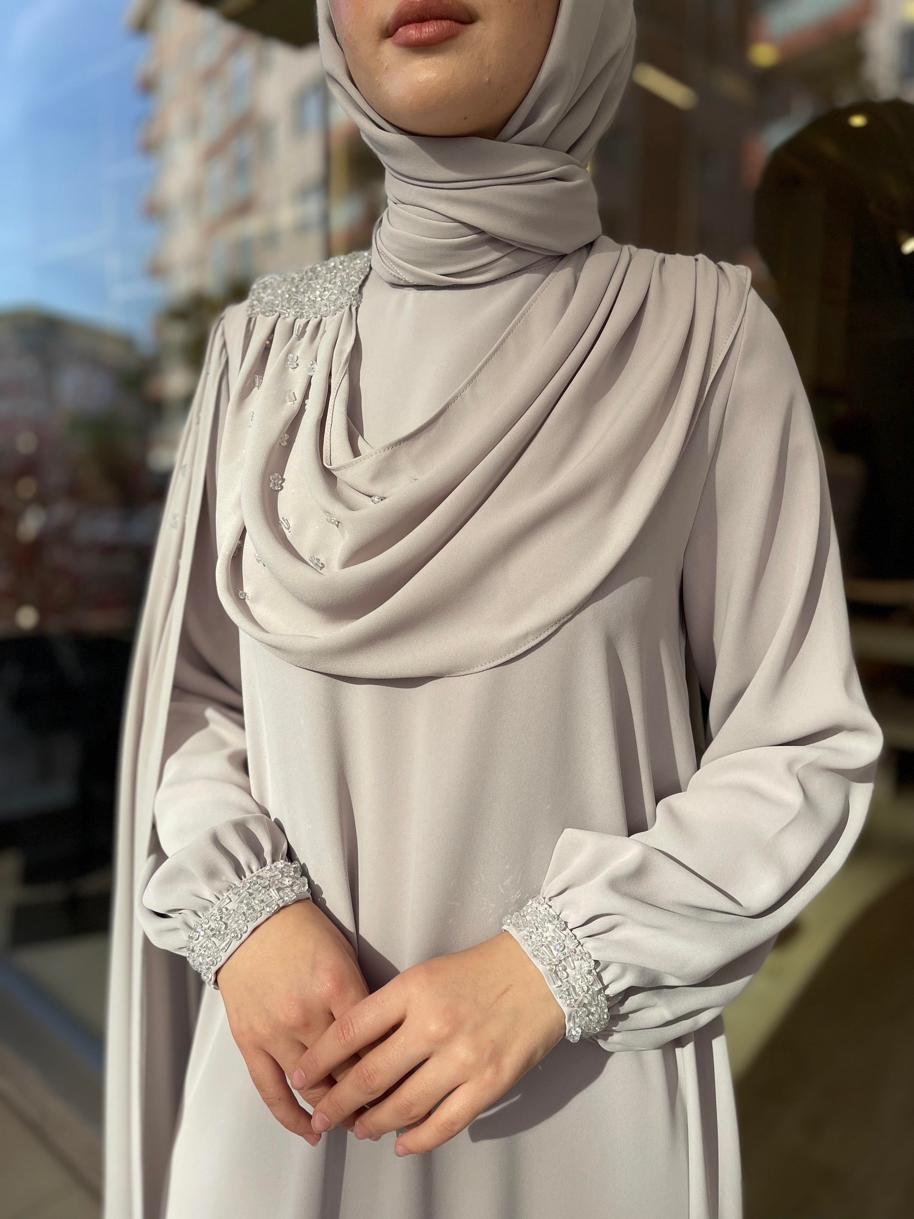 DEGAJE YAKA ELBİSE