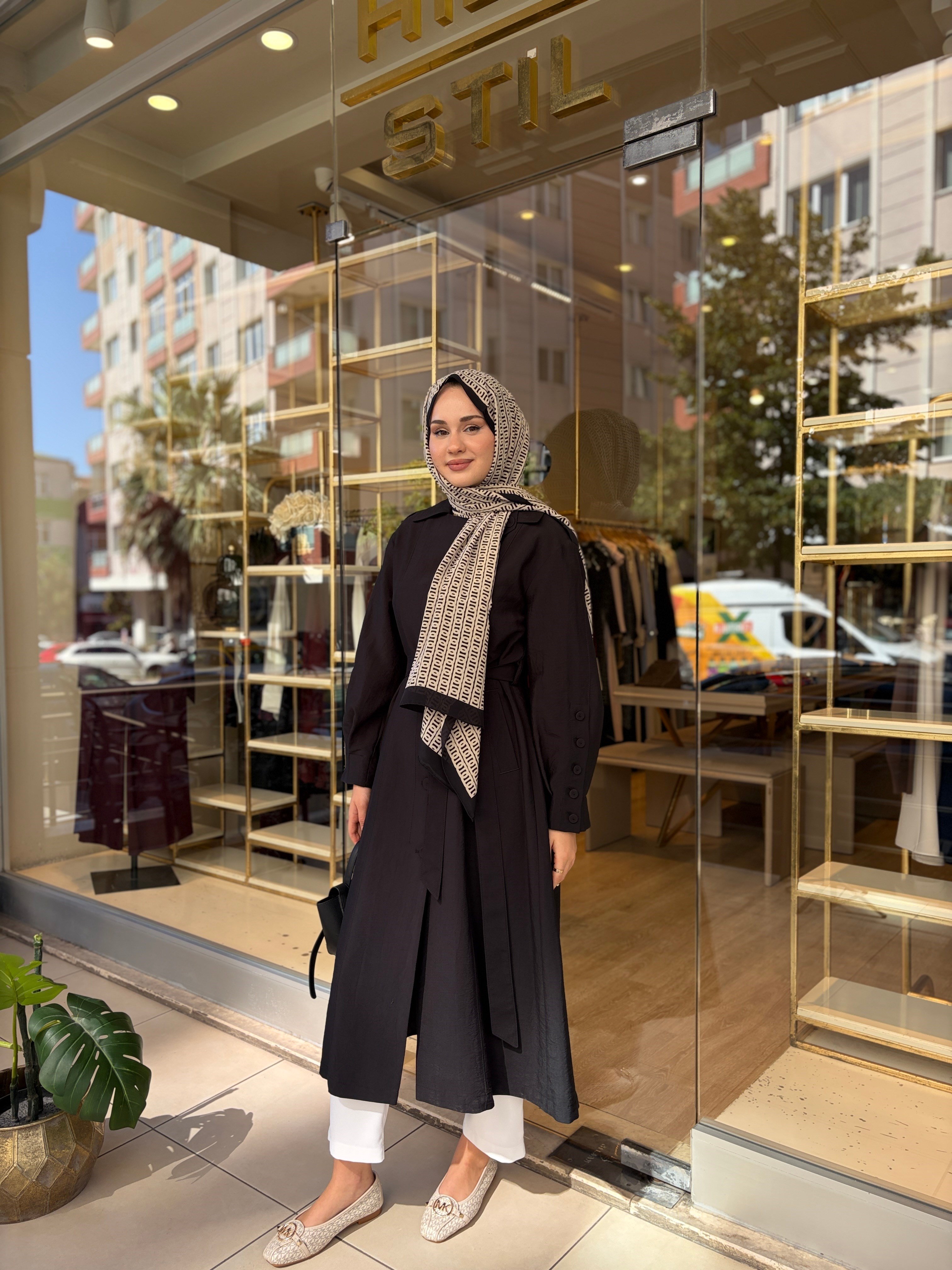 DÜĞME DETAYLI TRENÇKOT