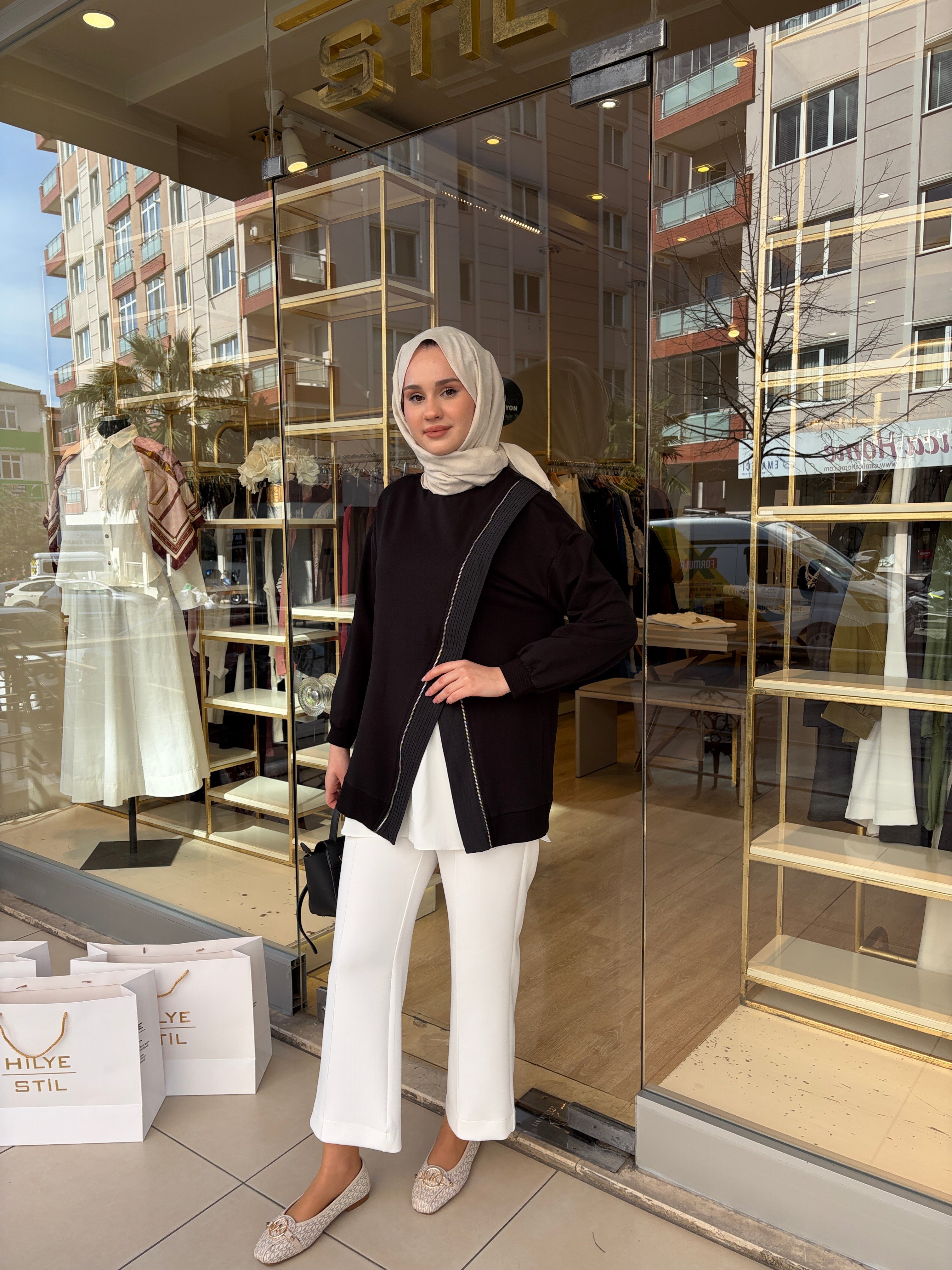 FERMUARLI SWEAT SİYAH