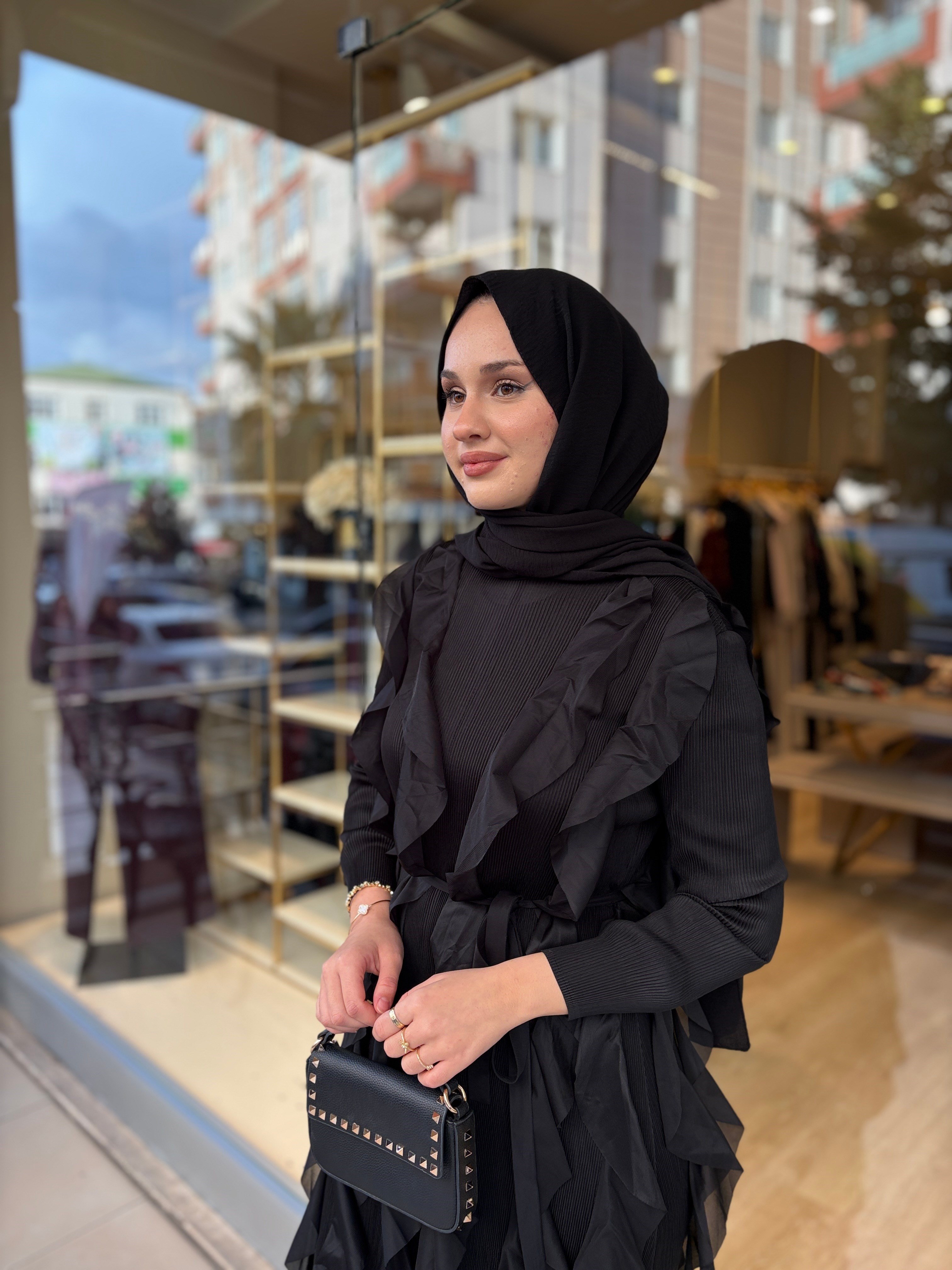 FIRFIRLI DETAYLI BOYDAN ELBİSE  SİYAH
