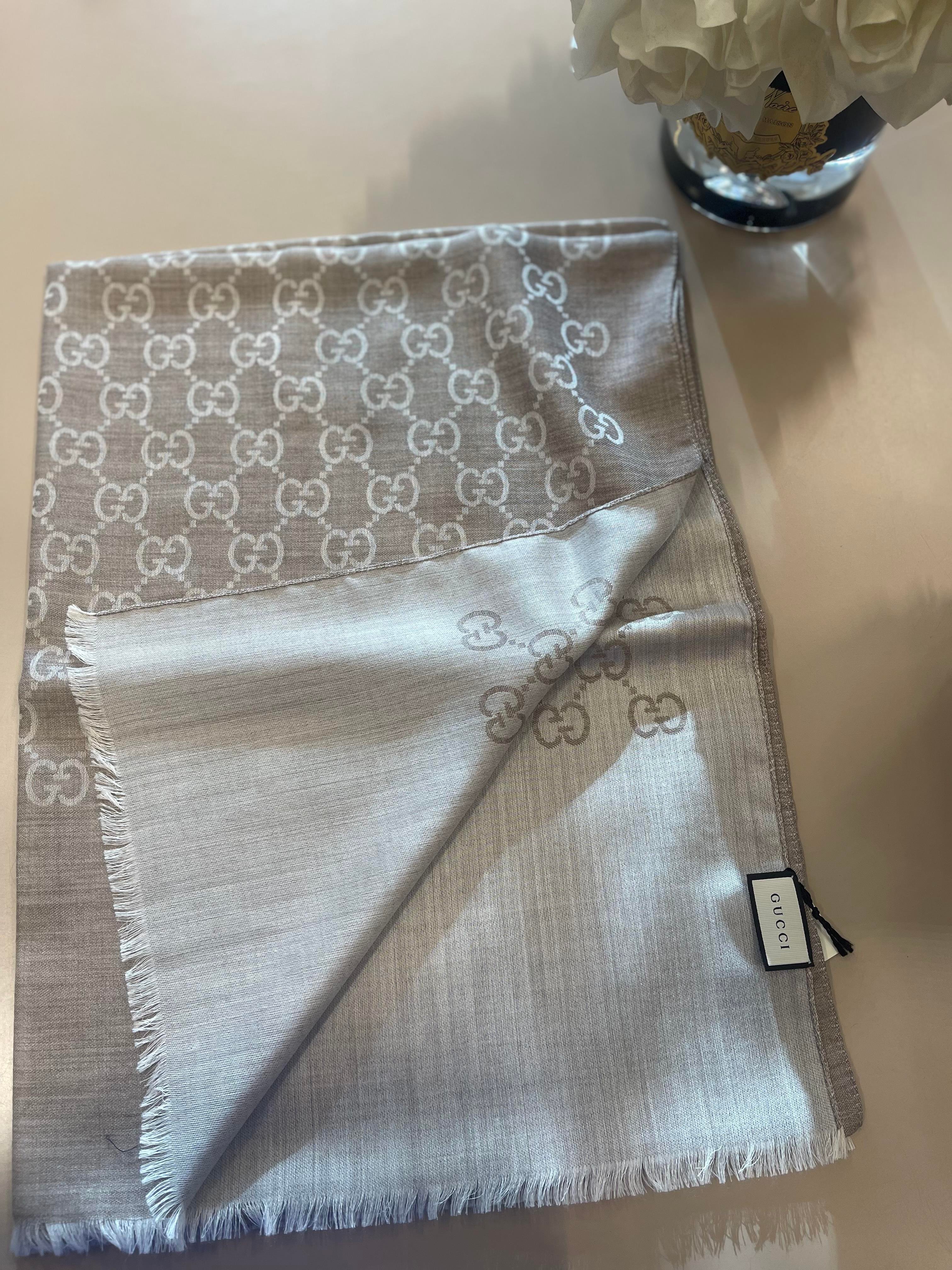 GUCCİ ŞAL BEJ 