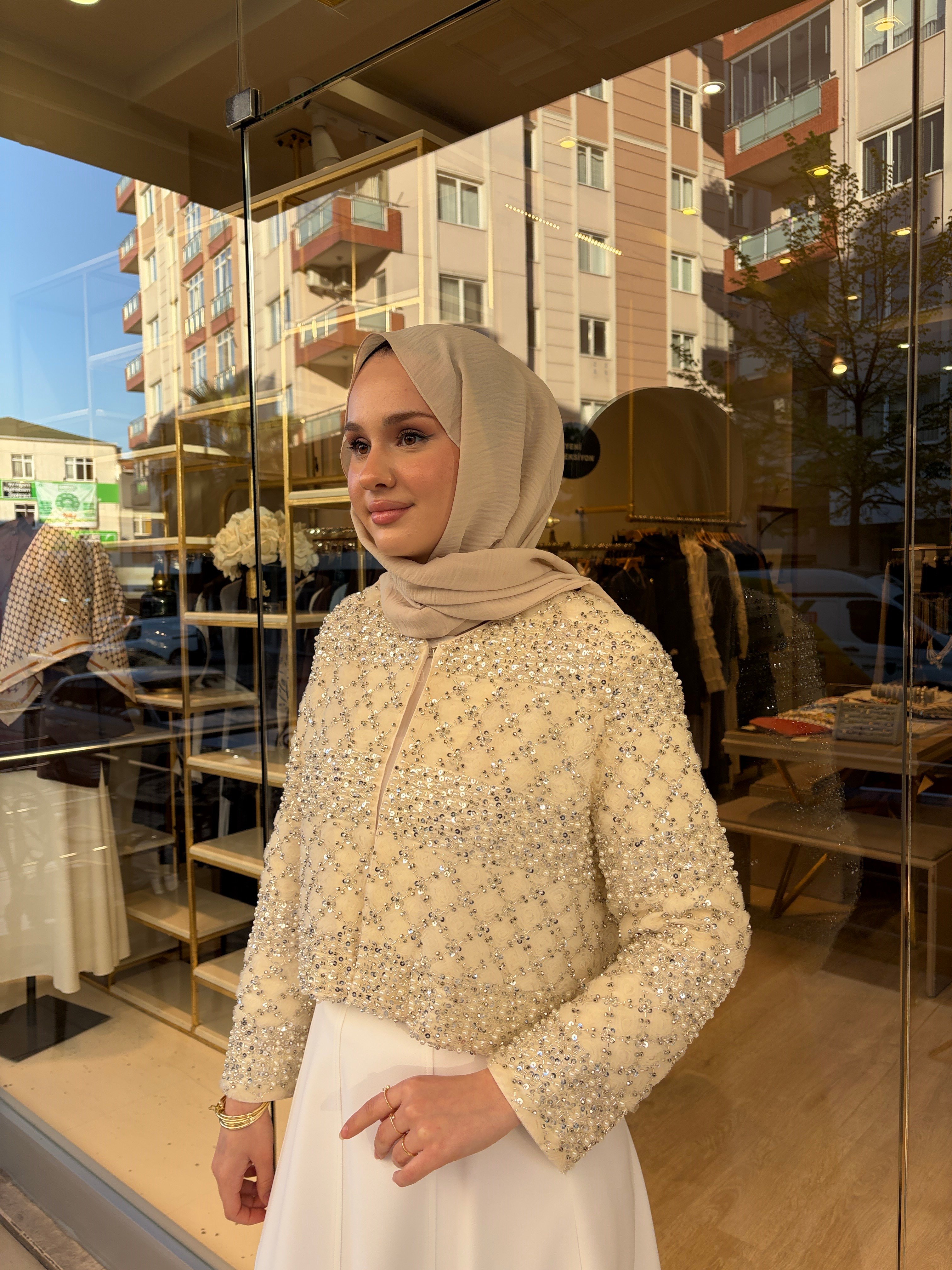 İŞLEMELİ CEKET EKRU
