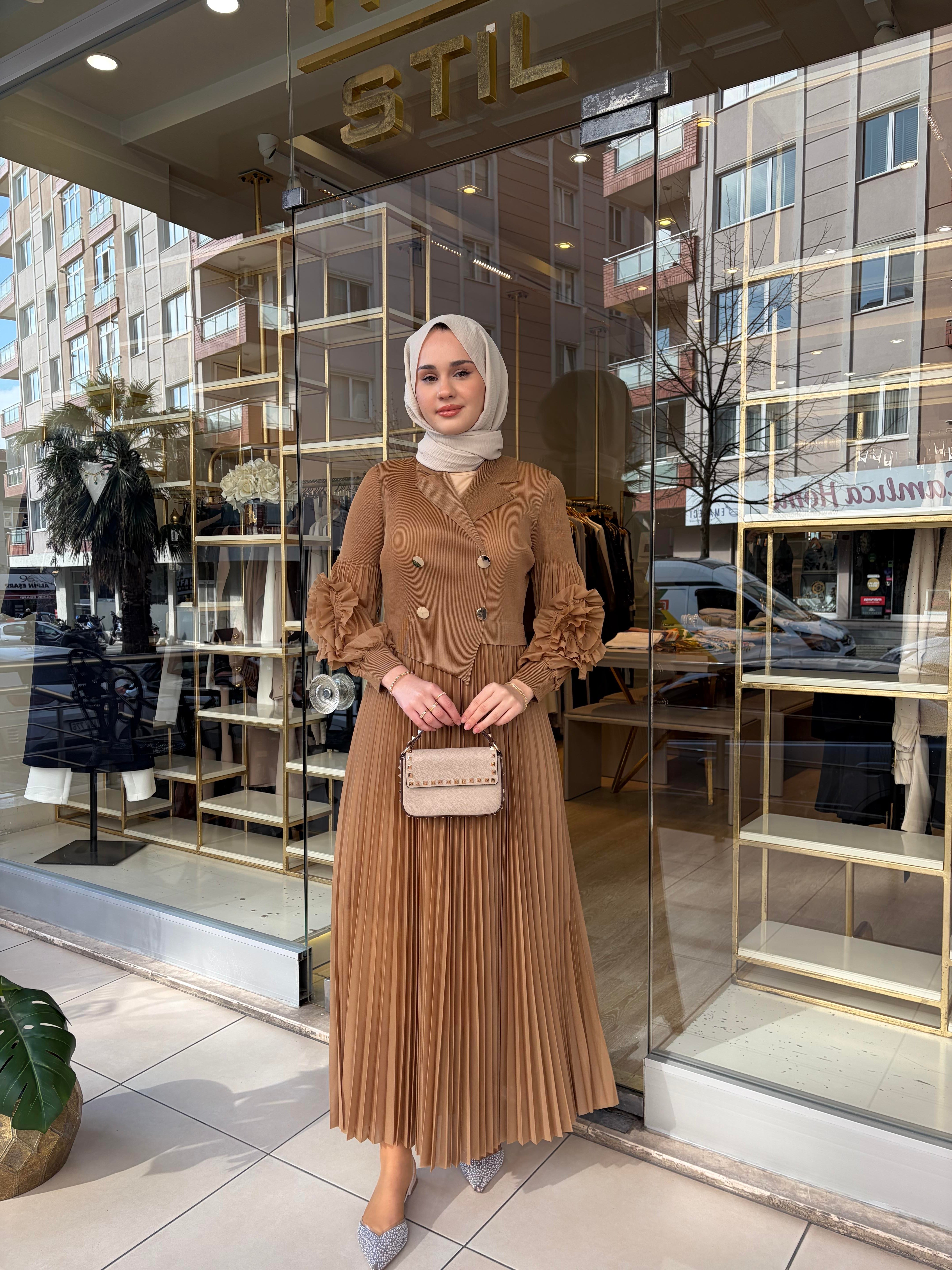 KOLLARI GÜLLÜ CEKET ELBİSE CAMEL