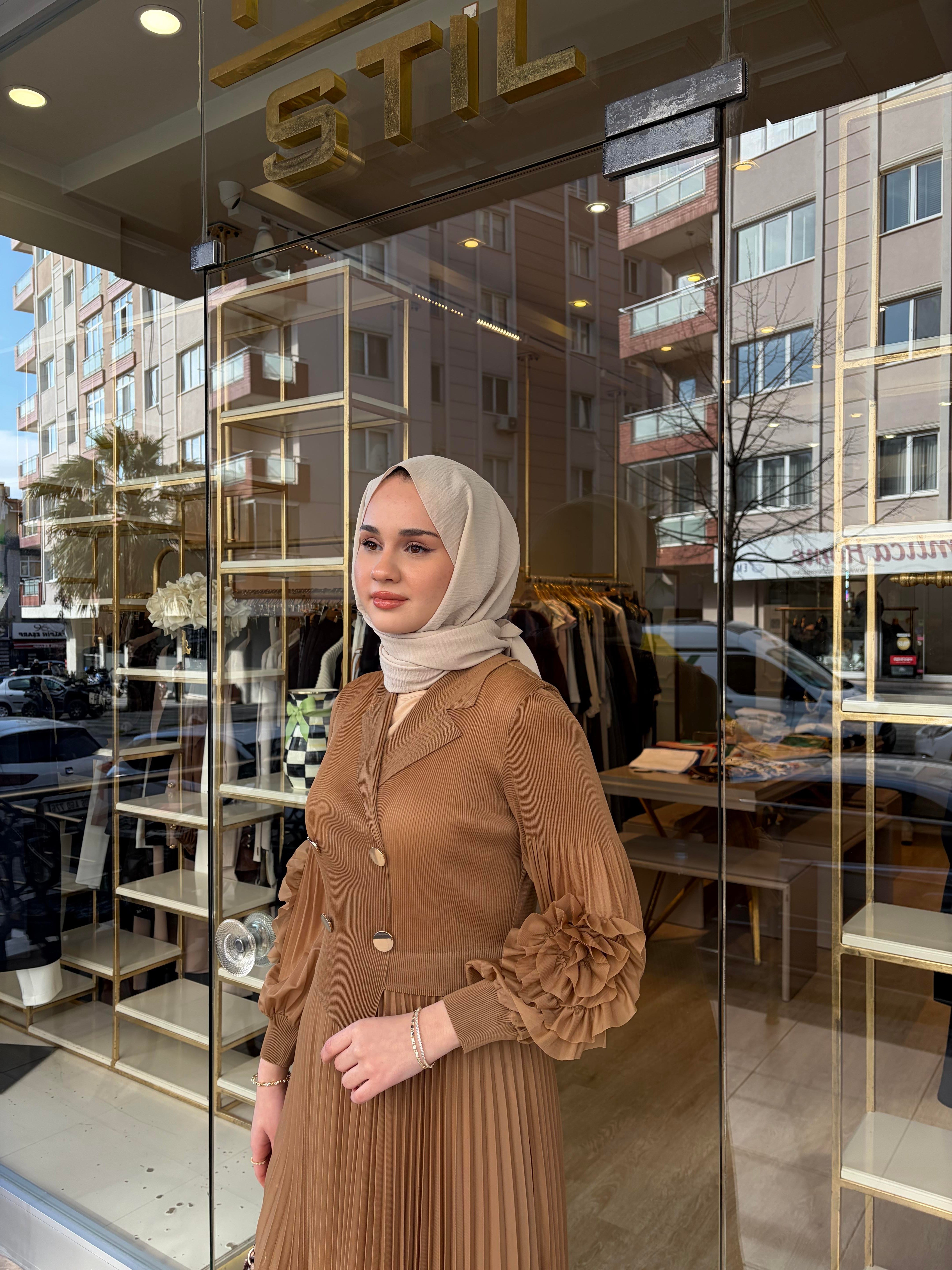 KOLLARI GÜLLÜ CEKET ELBİSE CAMEL