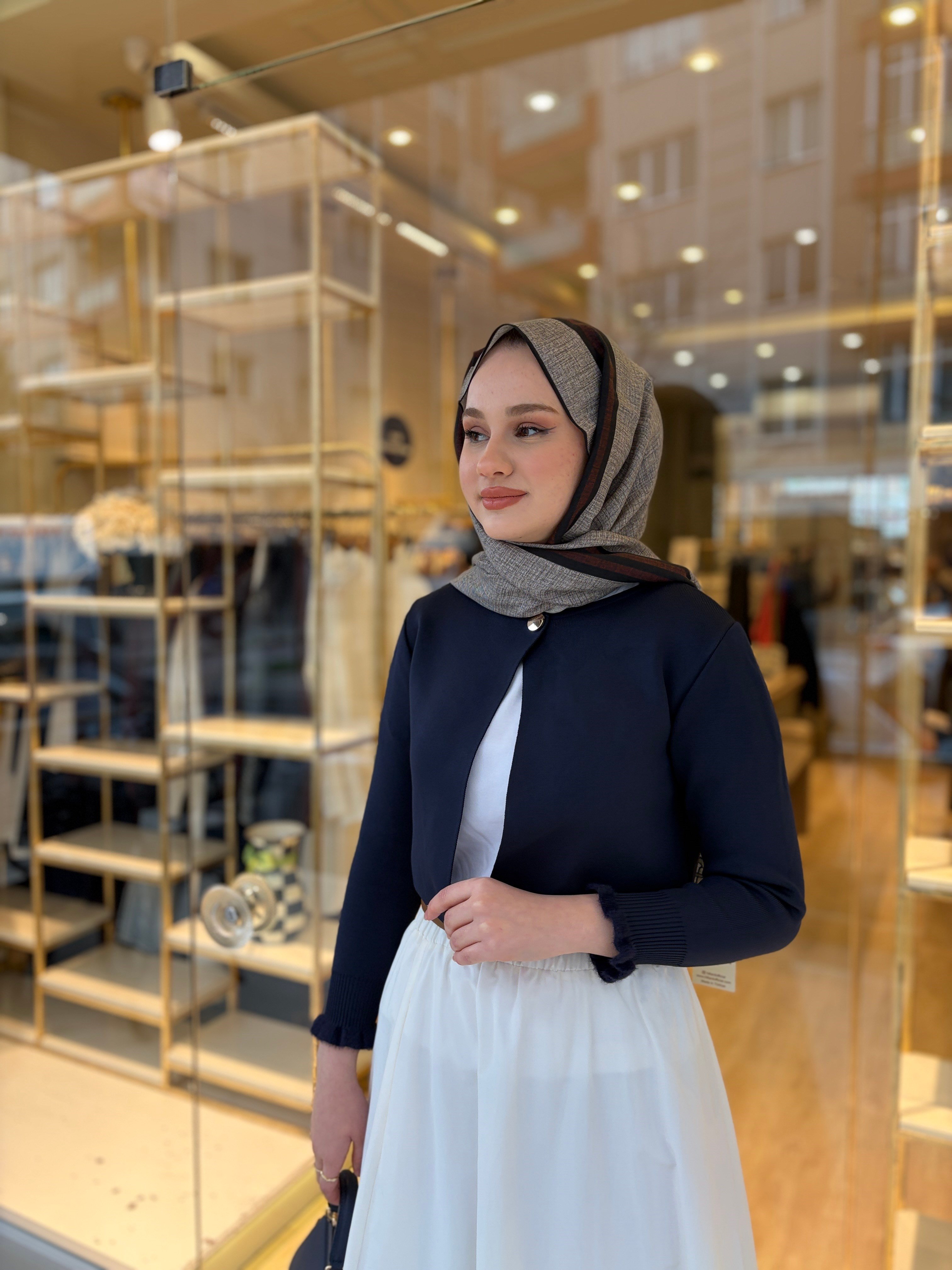 KOLU TÜYLÜ TRİKO MİNİ HIRKA LACİVERT 