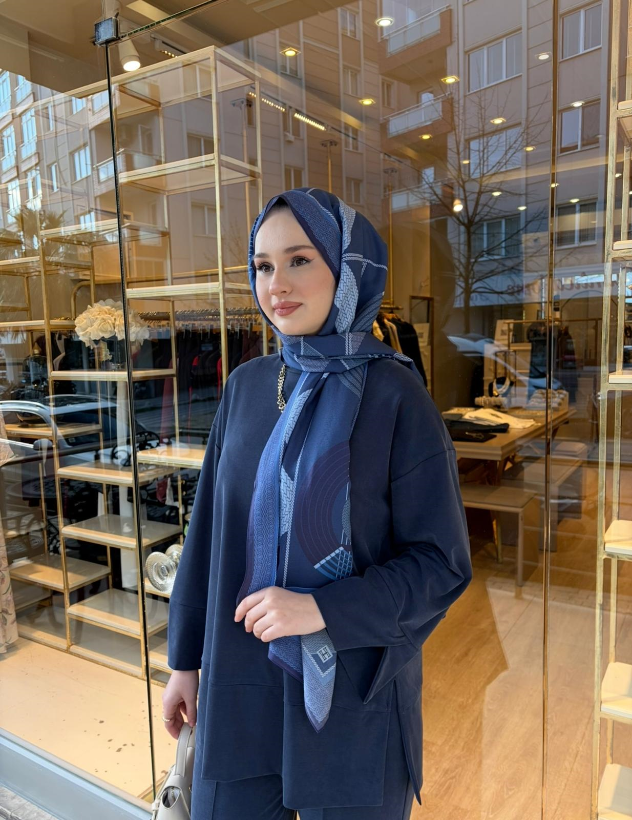 KOLU YIRTMAÇLI SWEAT TAKIM LACİVERT