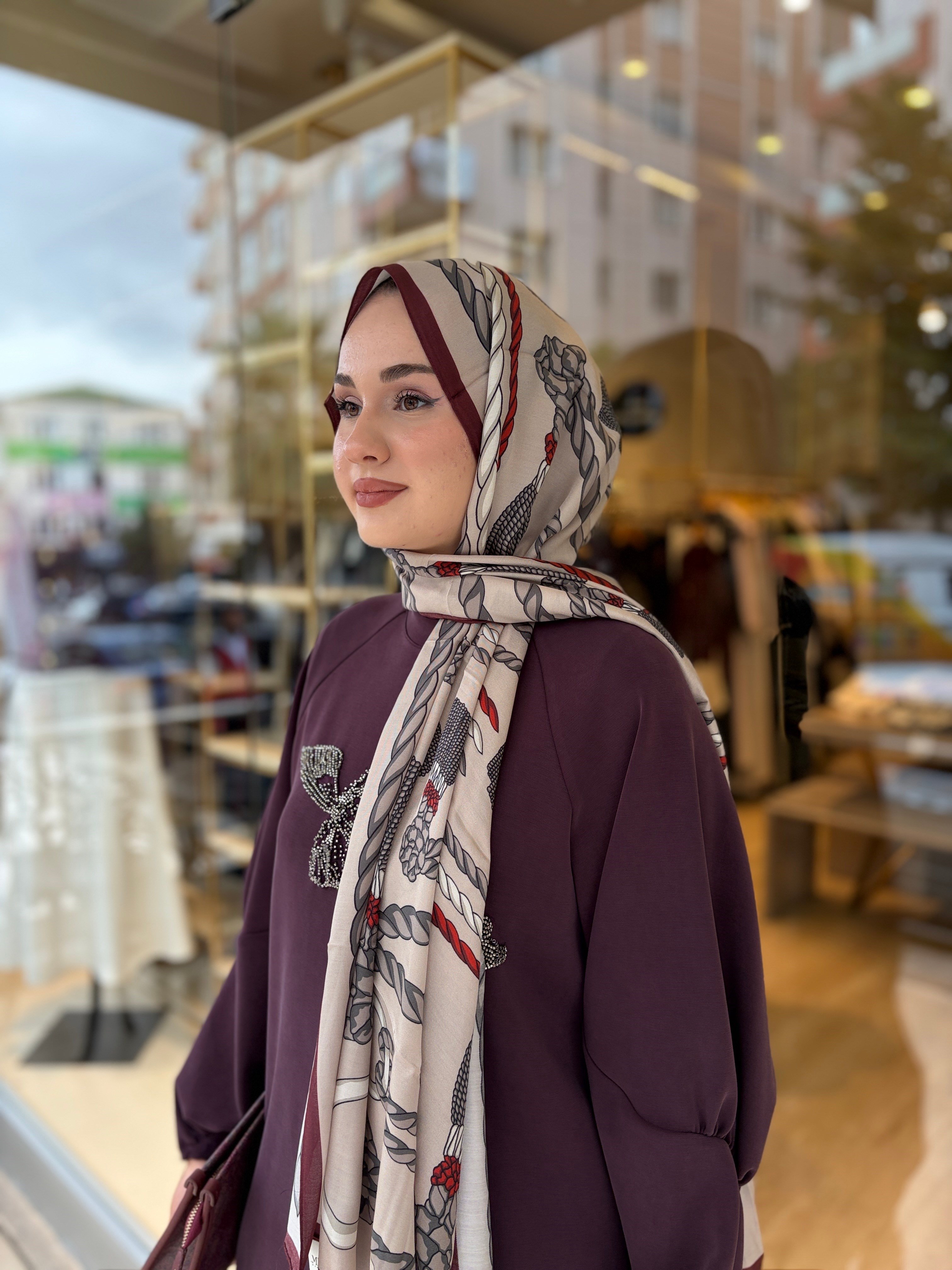 LAMOUR ŞAL TAŞ