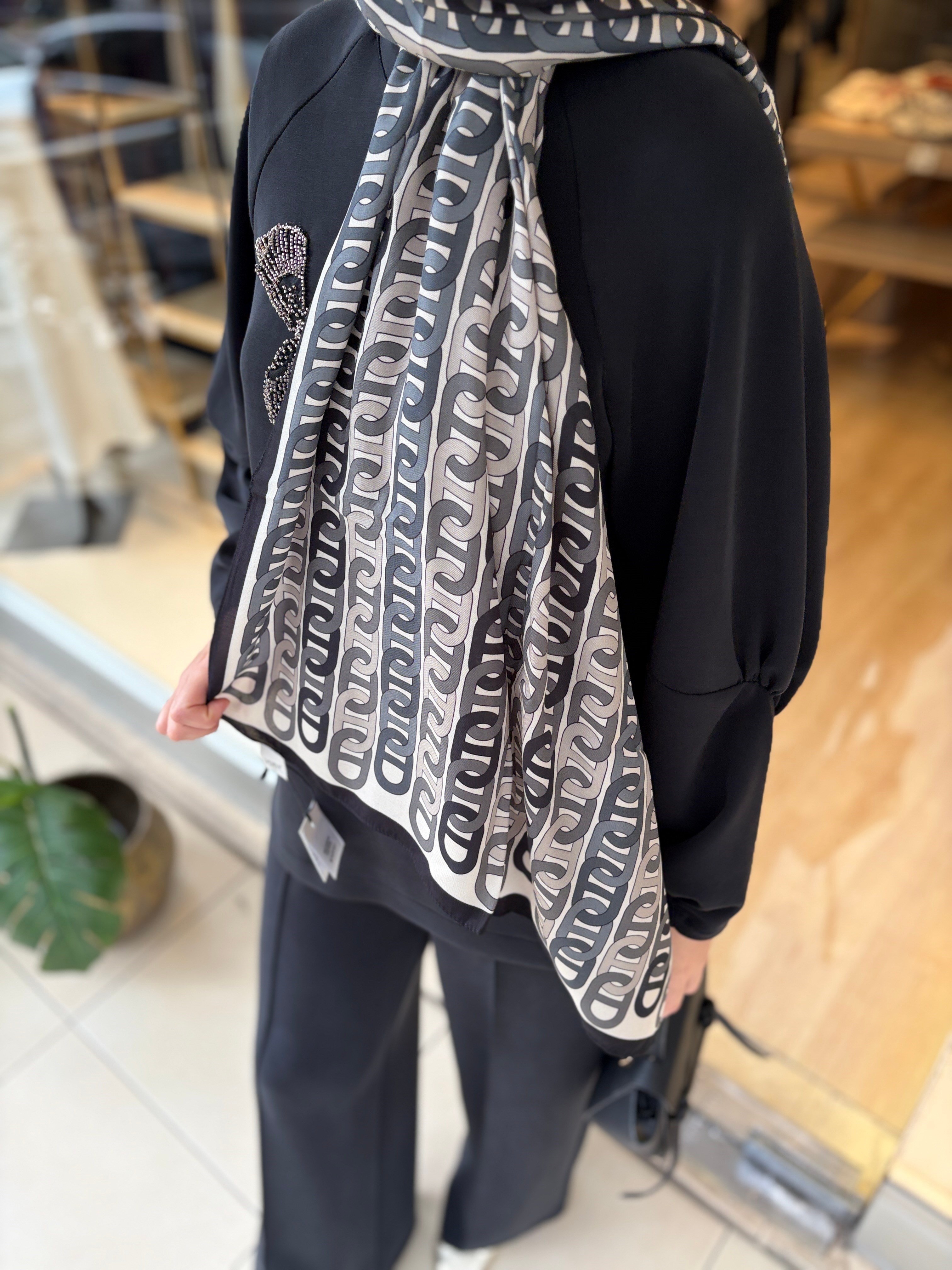 MONOGRAM ŞAL SİYAH 