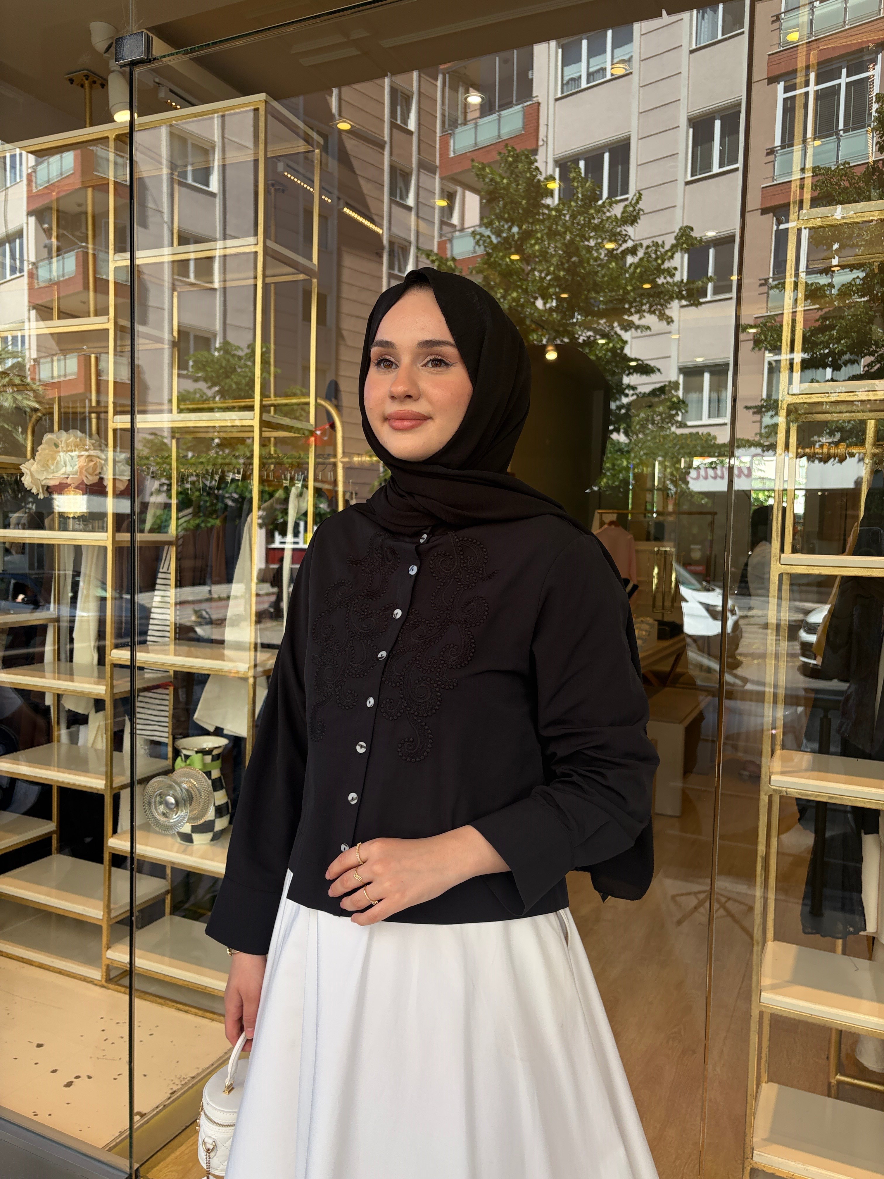 NAKIŞ DETAYLI GÖMLEK SİYAH