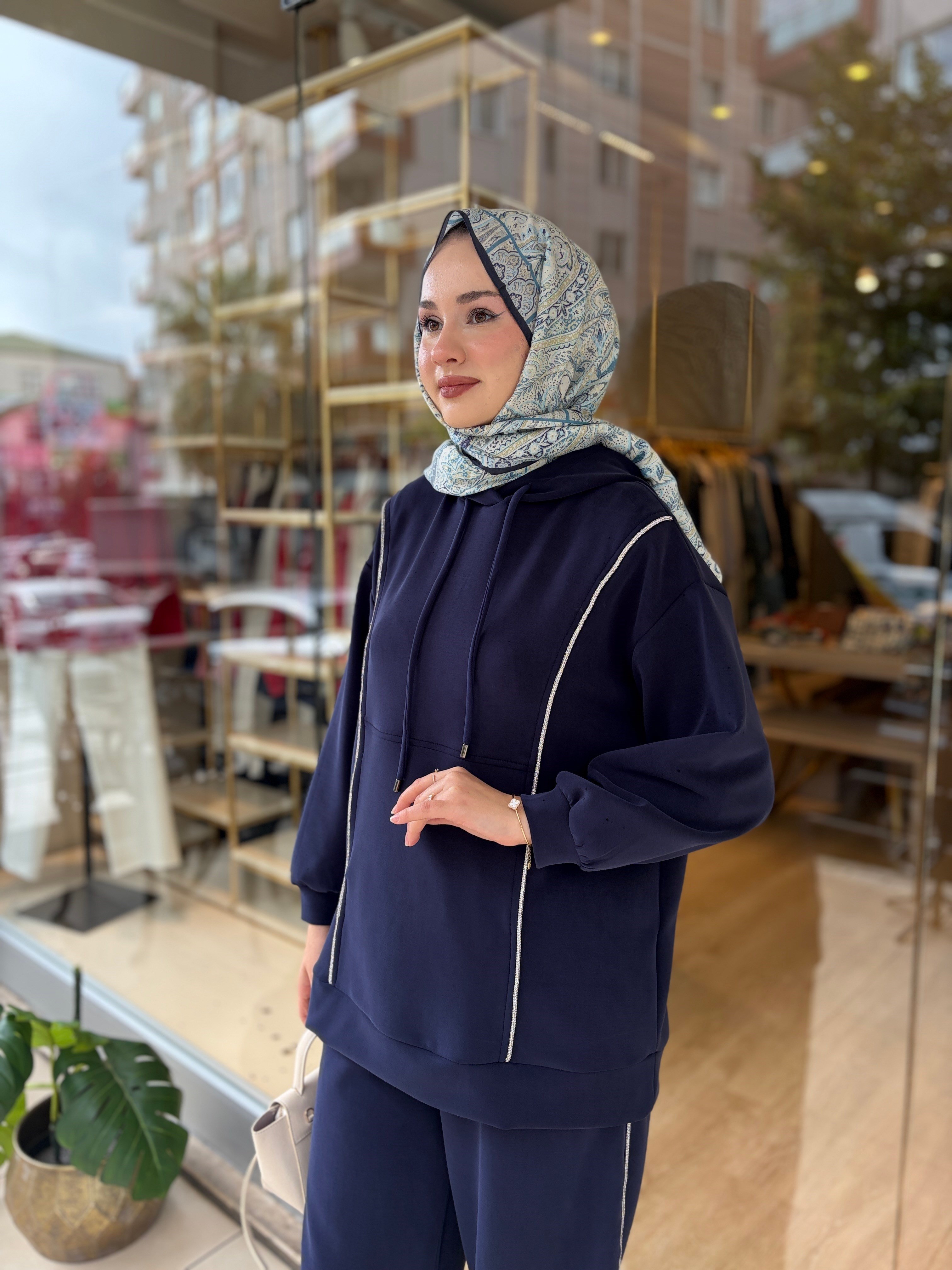 NUSS 1051 GÜMÜŞ ŞERİT DETAYLI TAKIM LACİVERT 