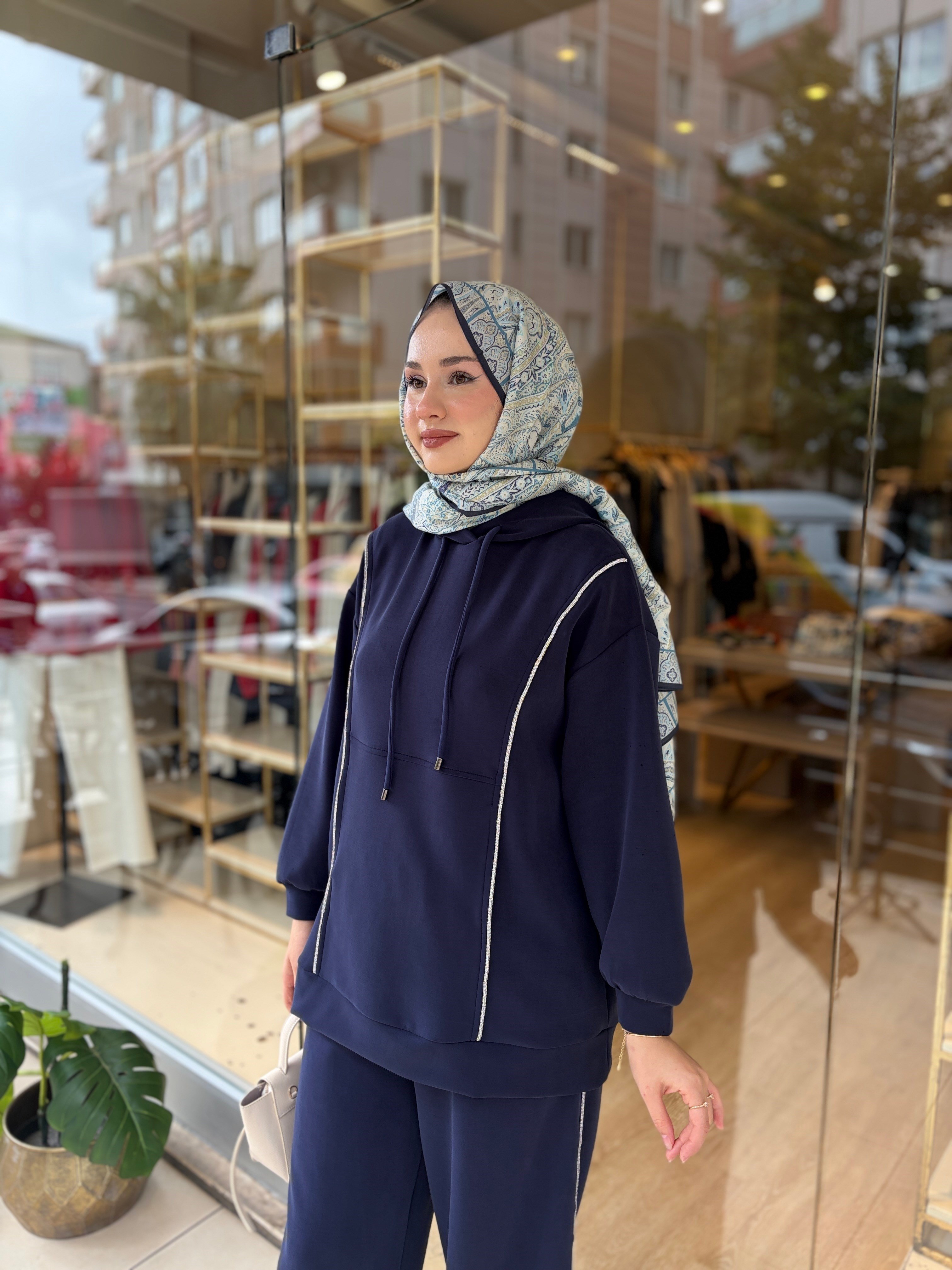 NUSS 1051 GÜMÜŞ ŞERİT DETAYLI TAKIM LACİVERT 