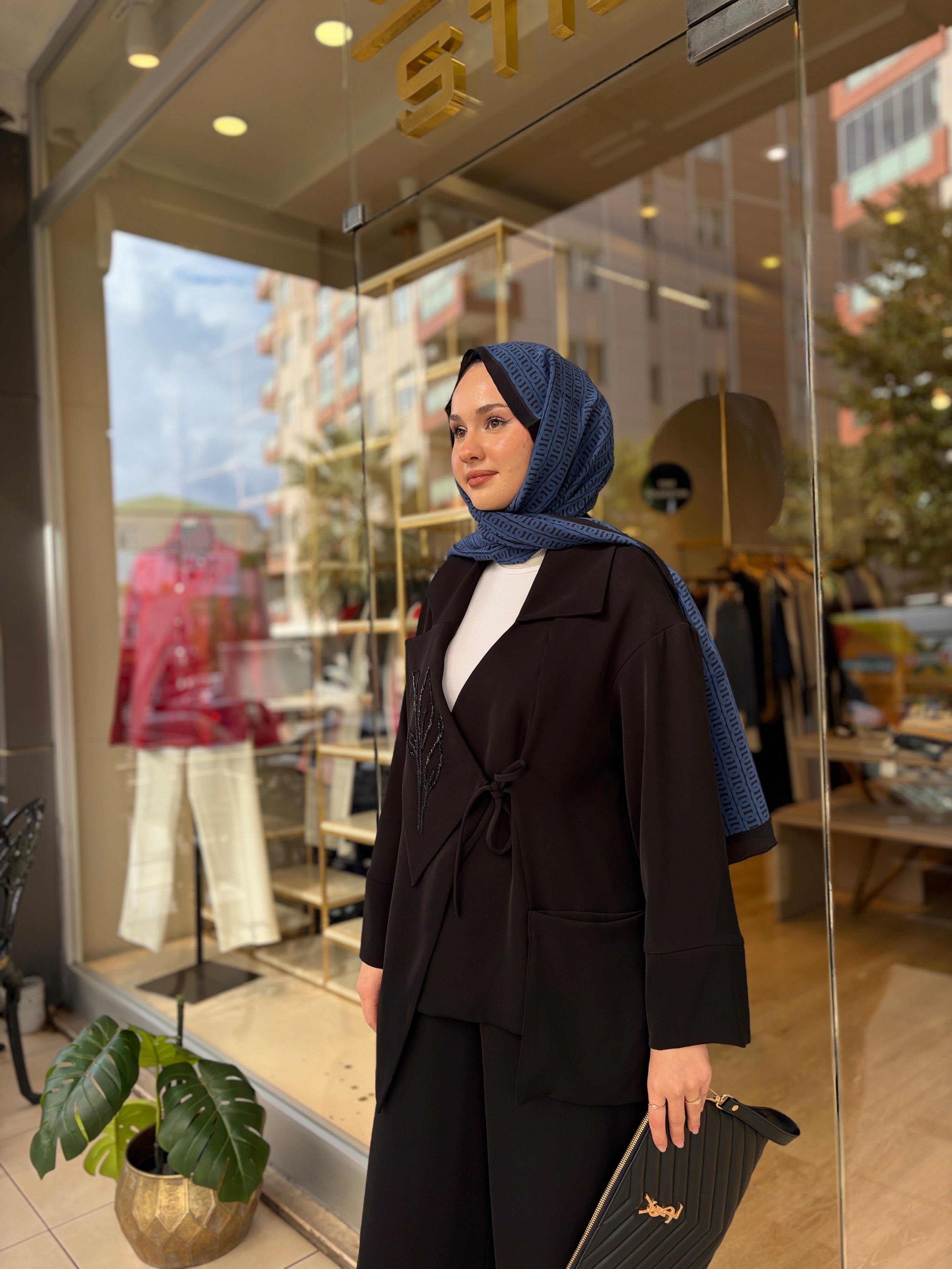 NUSS 1063 DEVRİK YAKA İŞLEMELİ KREP TAKIM SİYAH