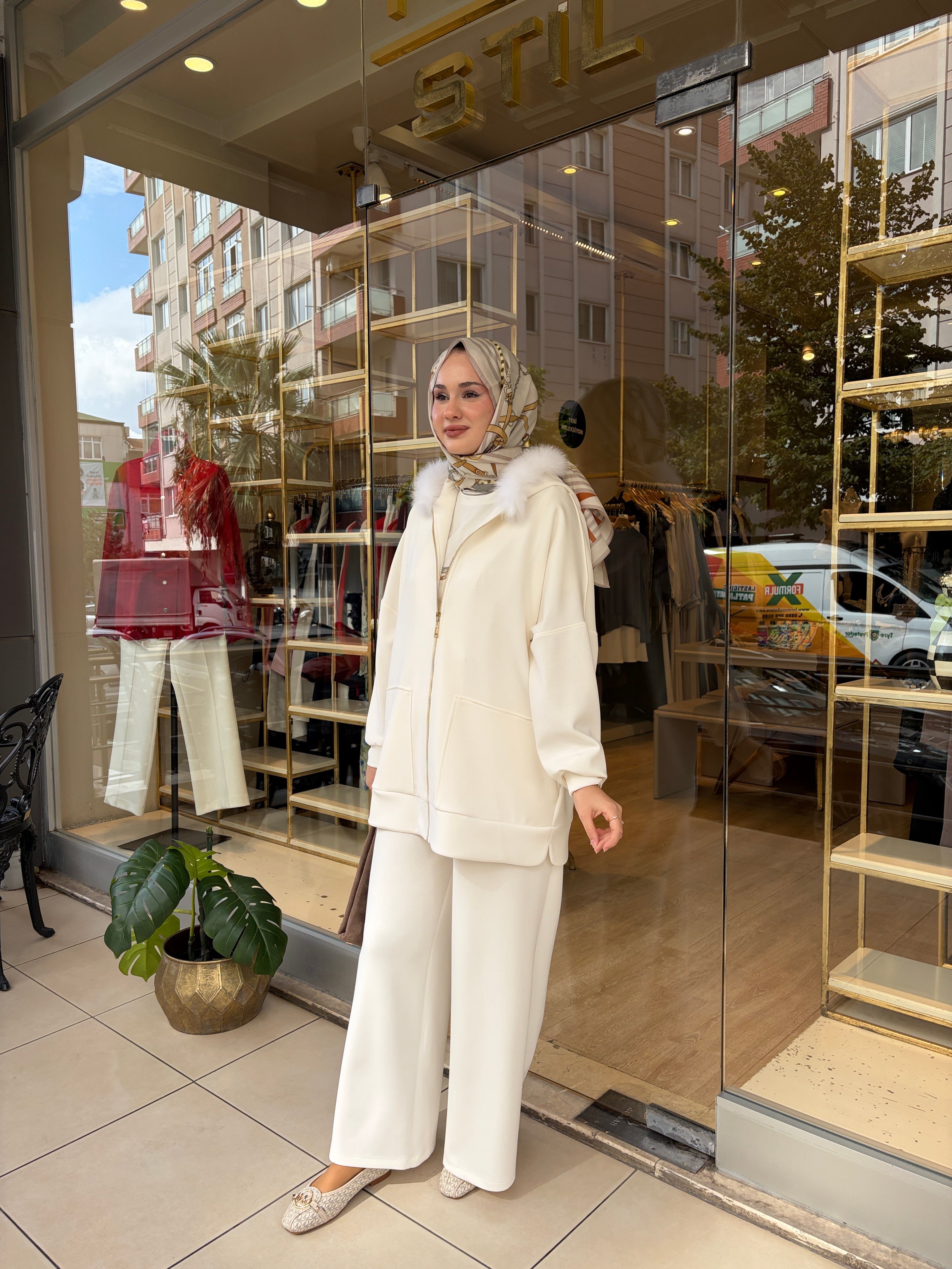 NUSS 1078 KÜRK DETAYLI TAKIM BEYAZ