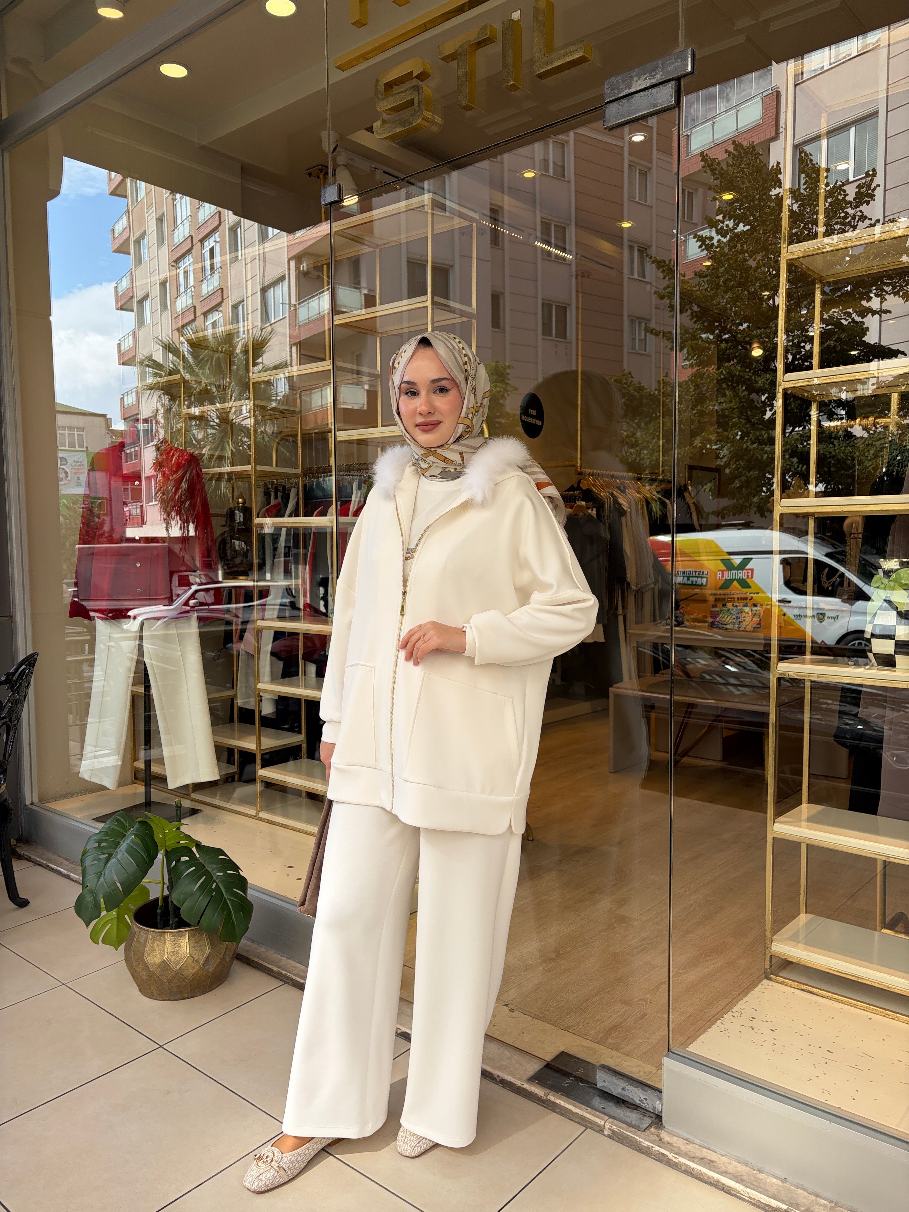 NUSS 1078 KÜRK DETAYLI TAKIM BEYAZ