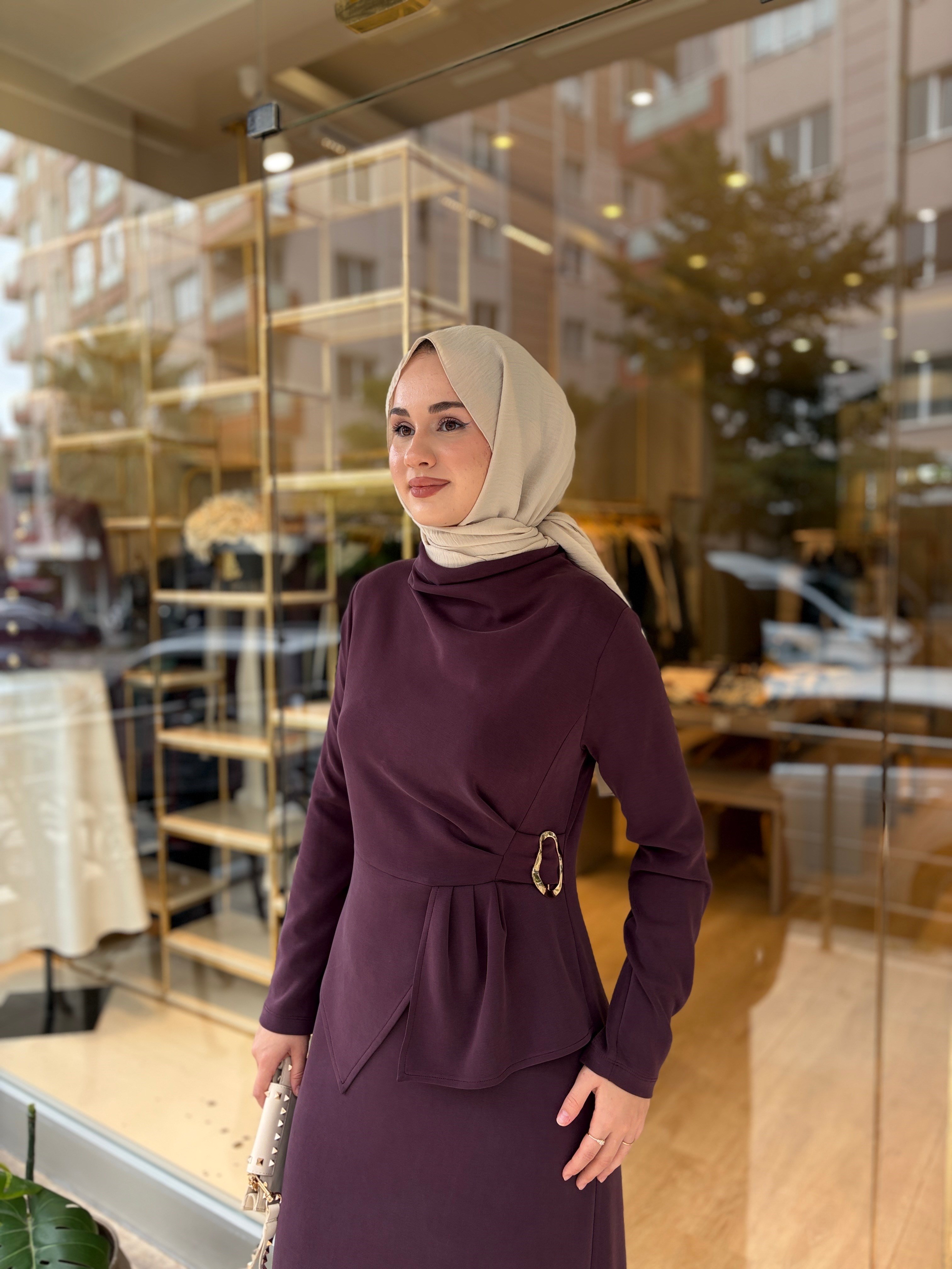 NUSS 2051 ASİMETRİK BEL DETAYLI UZUN ELBİSE MÜRDÜM 