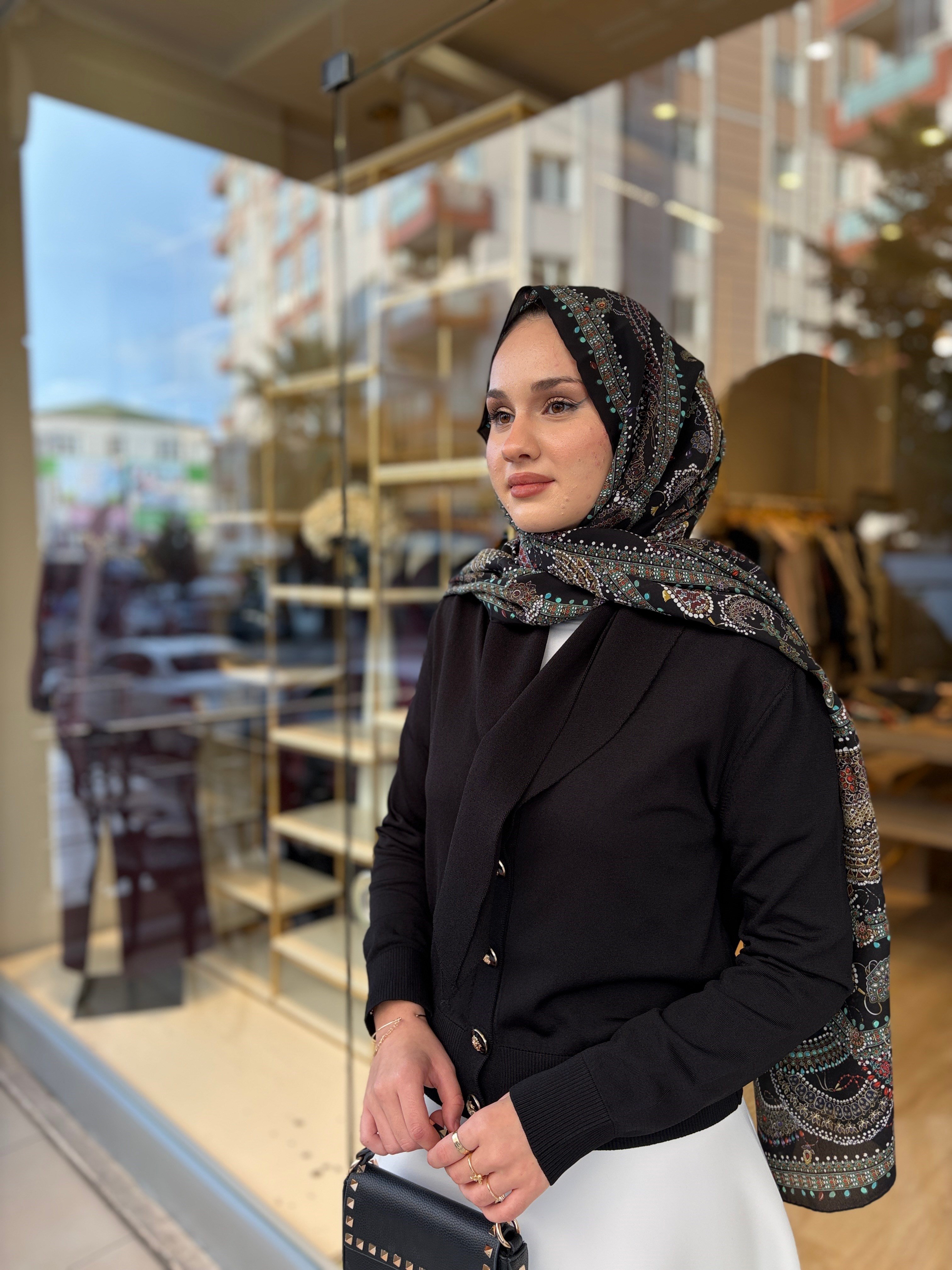 NUSS 604 KENSİNDEN ŞAL DETAYLI HIRKA SİYAH