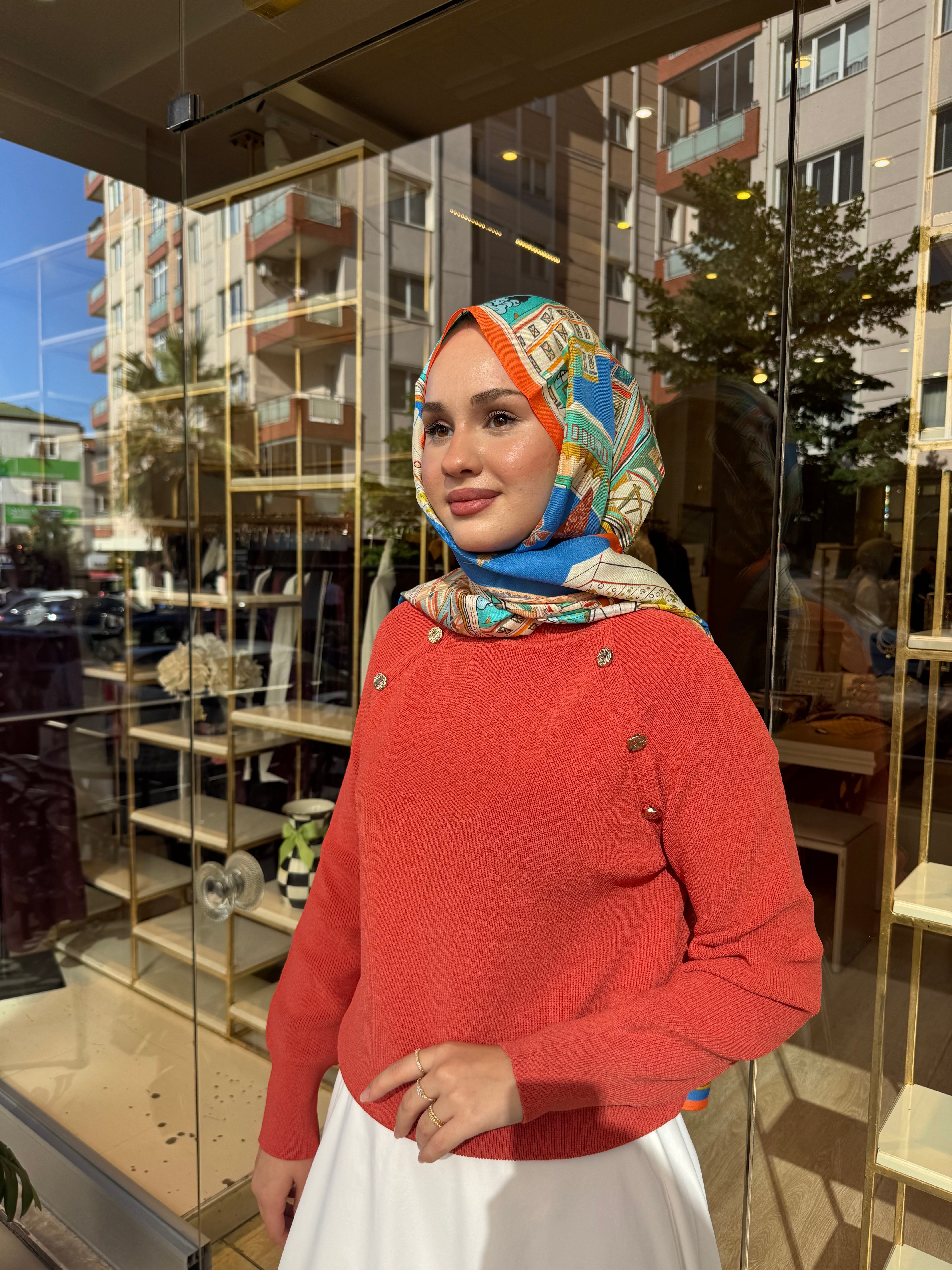 NUSS İKİ OMZU DÜĞMELİ KAZAK KİREMİT