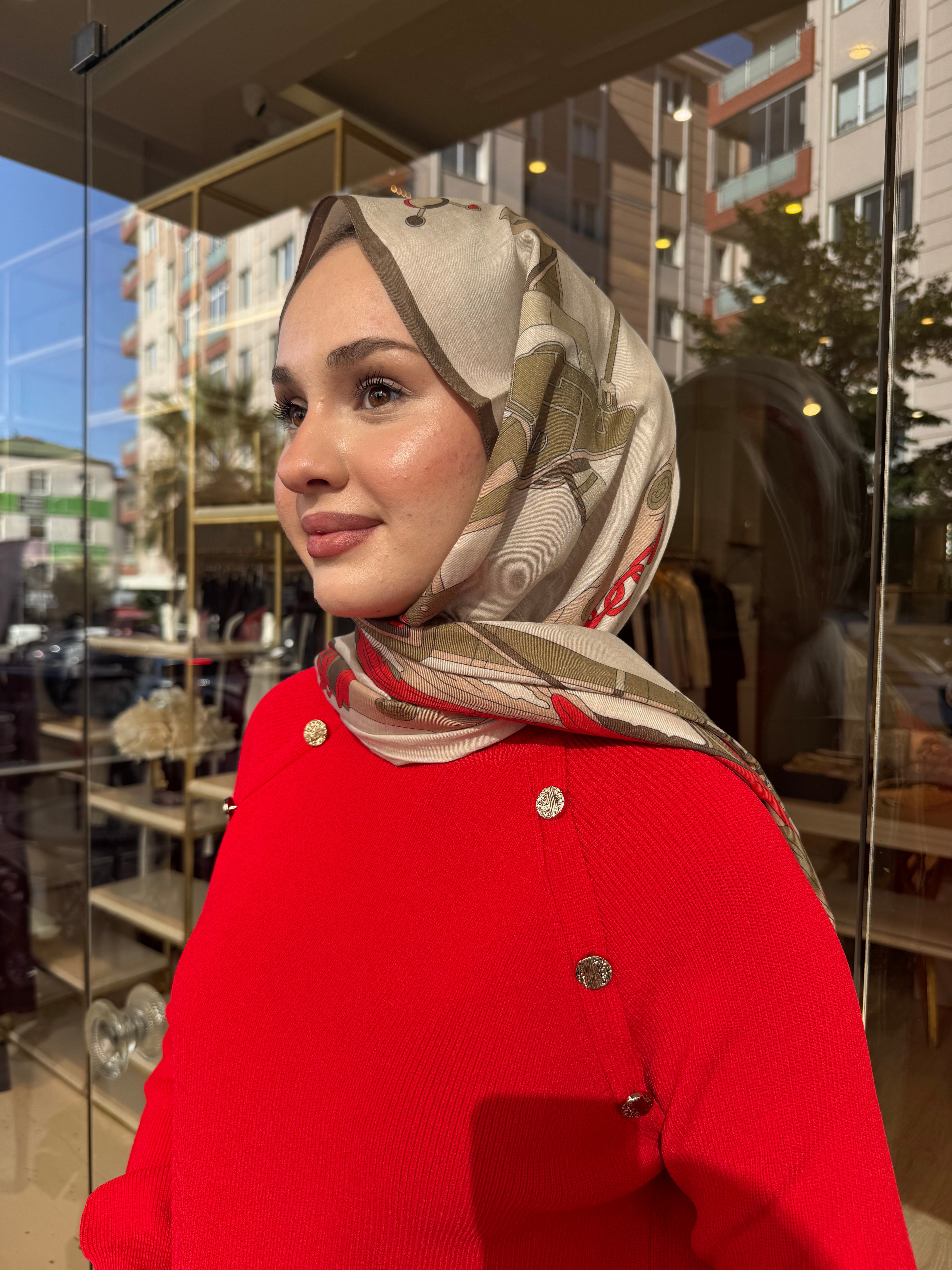 NUSS İKİ OMZU DÜĞMELİ KAZAK KIRMIZI
