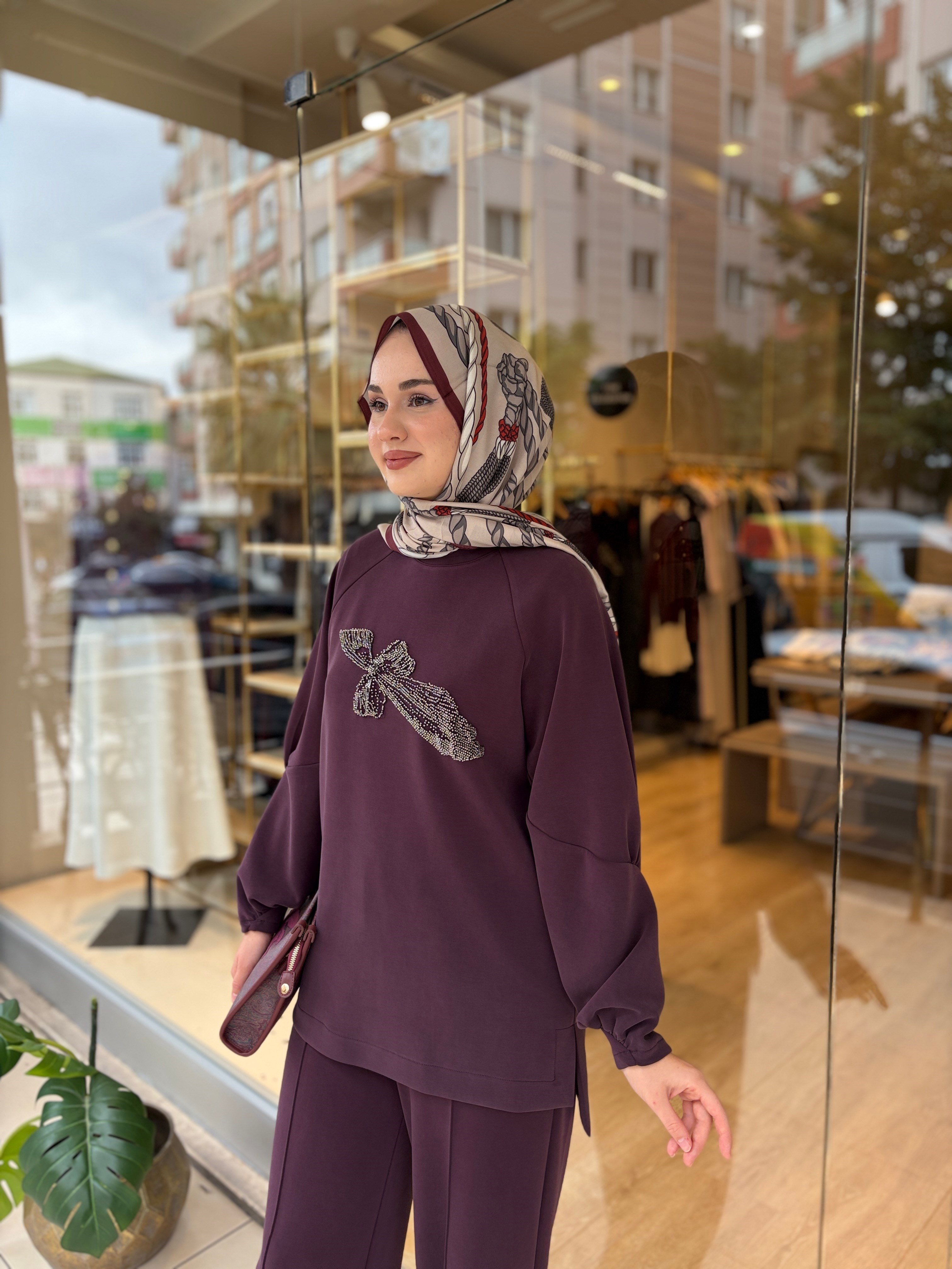 NUSS ÖNÜ MOTİFLİ REGLAN KOL MODAL TAKIM MÜRDÜM 