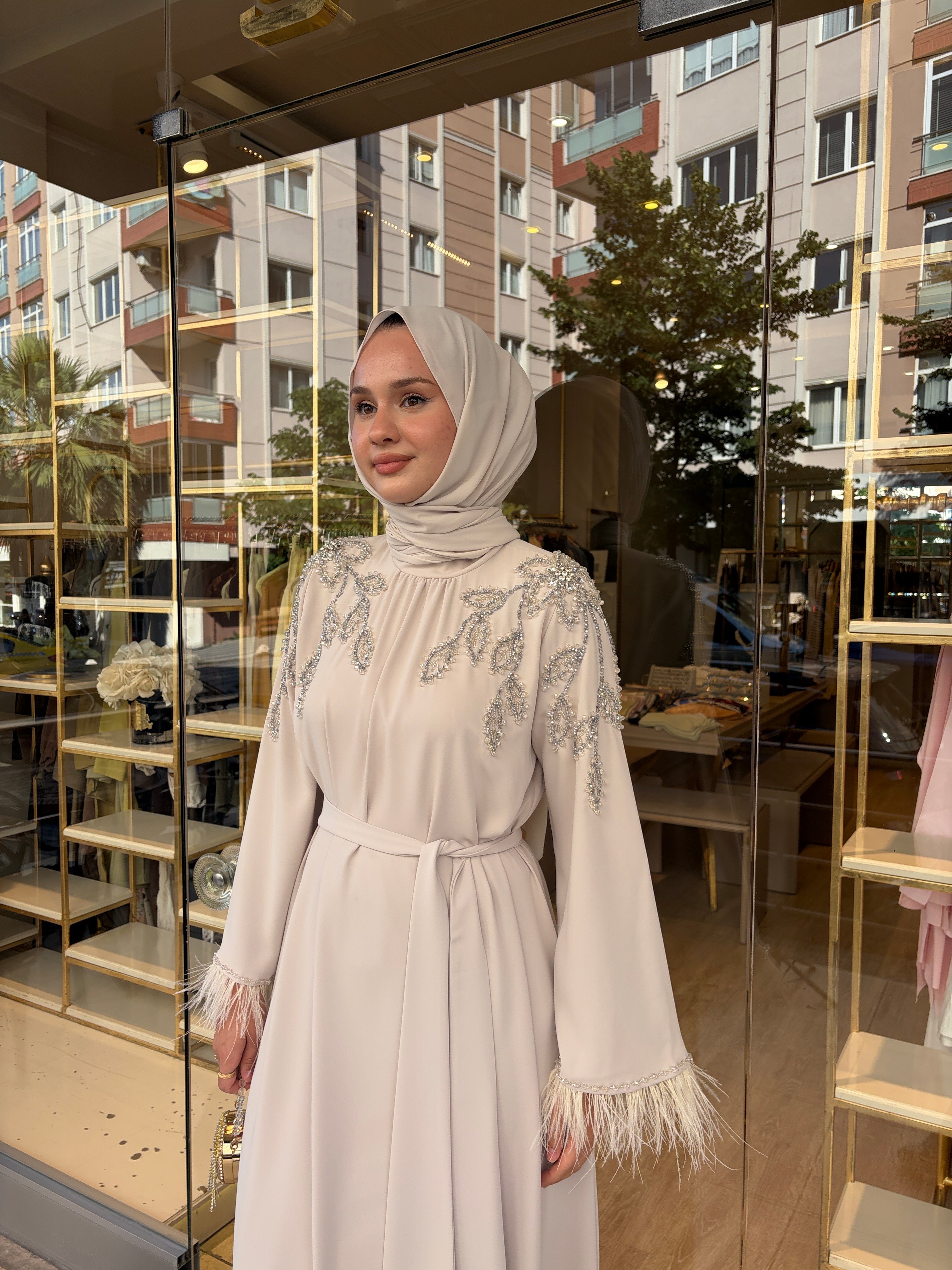 OMUZLARI EL İŞİ DETAYLI ELBİSE  BEJ