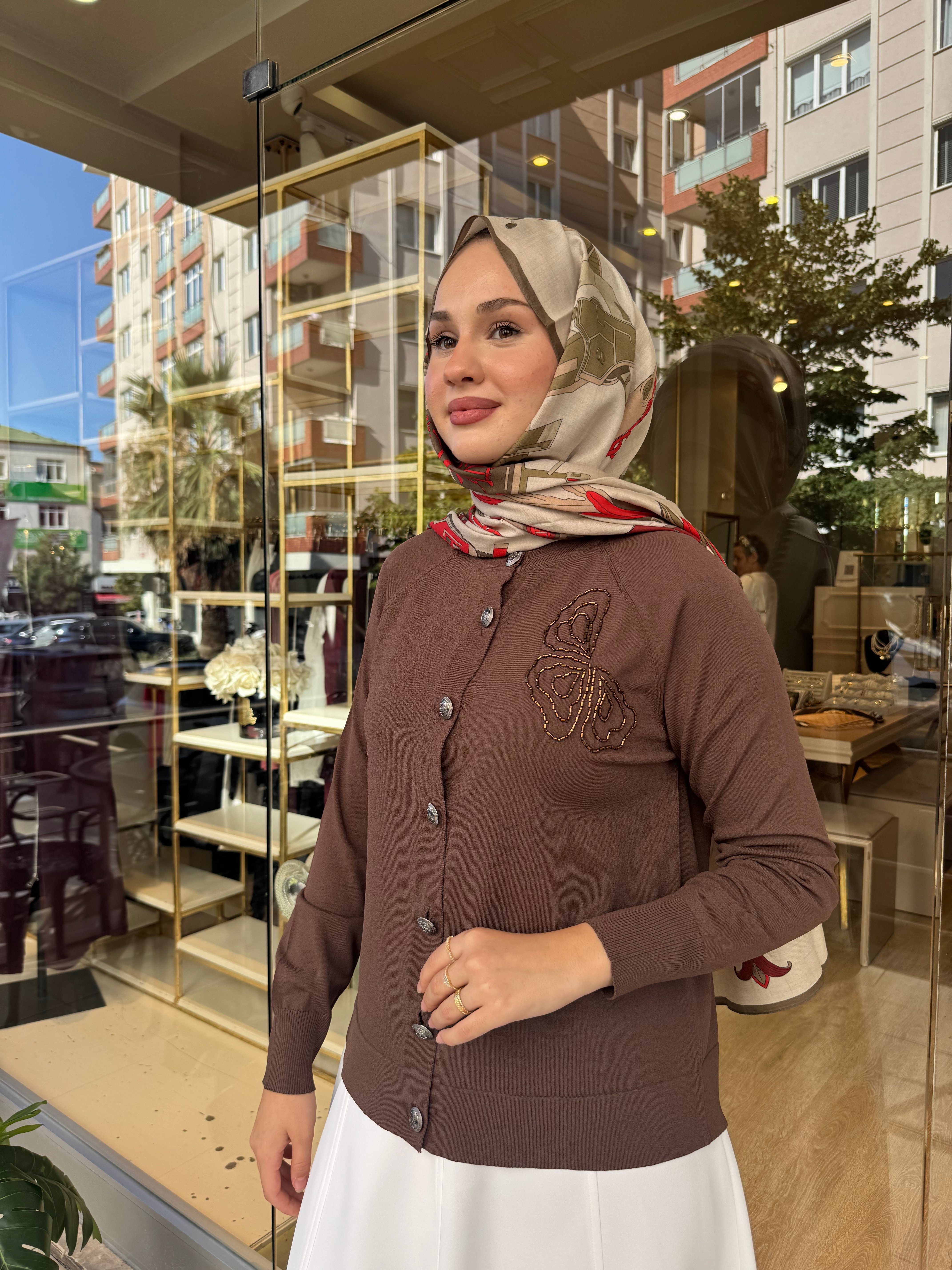 OMZU MOTİFLİ HIRKA KAHVERENGİ