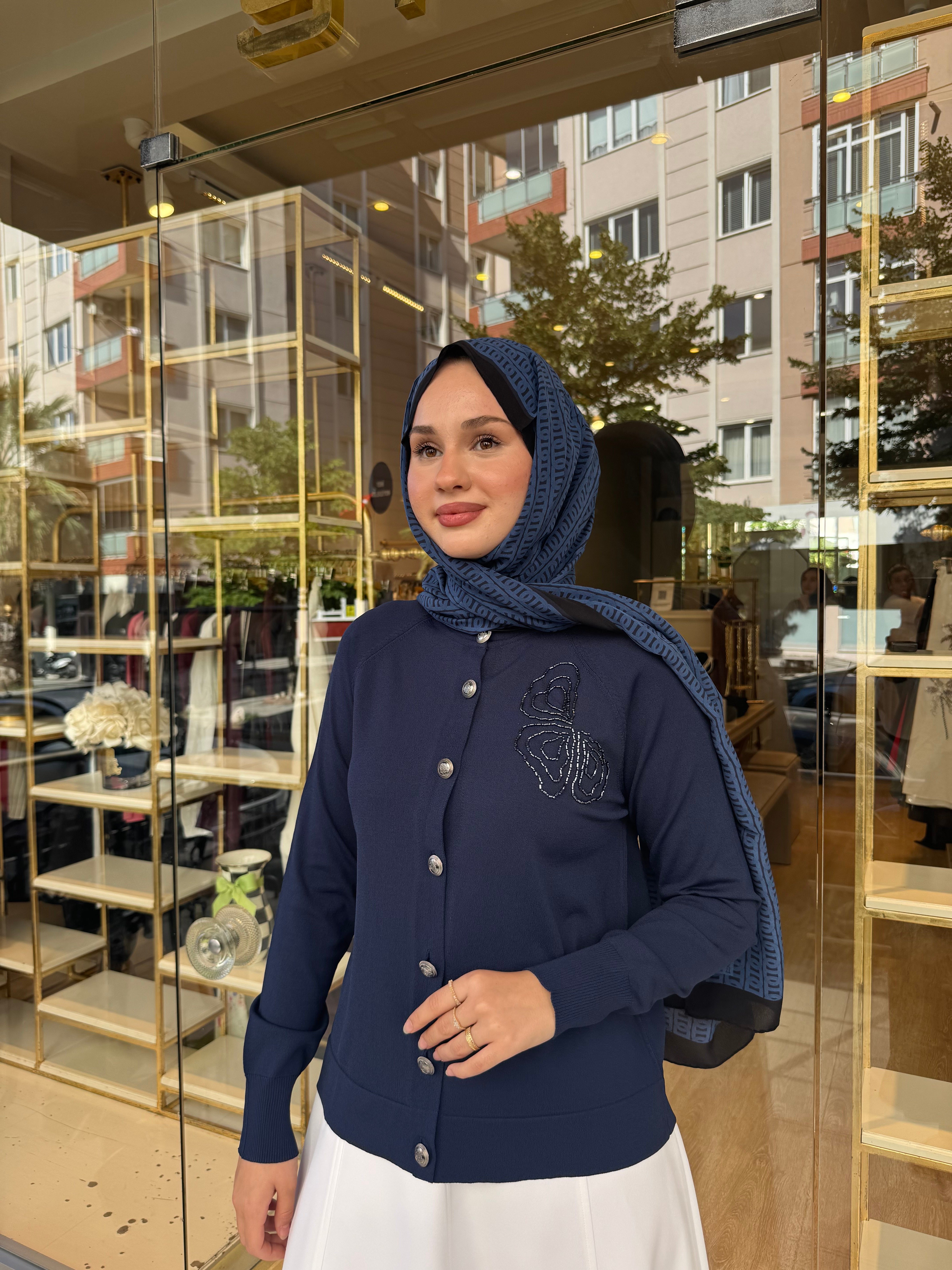 OMZU MOTİFLİ HIRKA LACİVERT