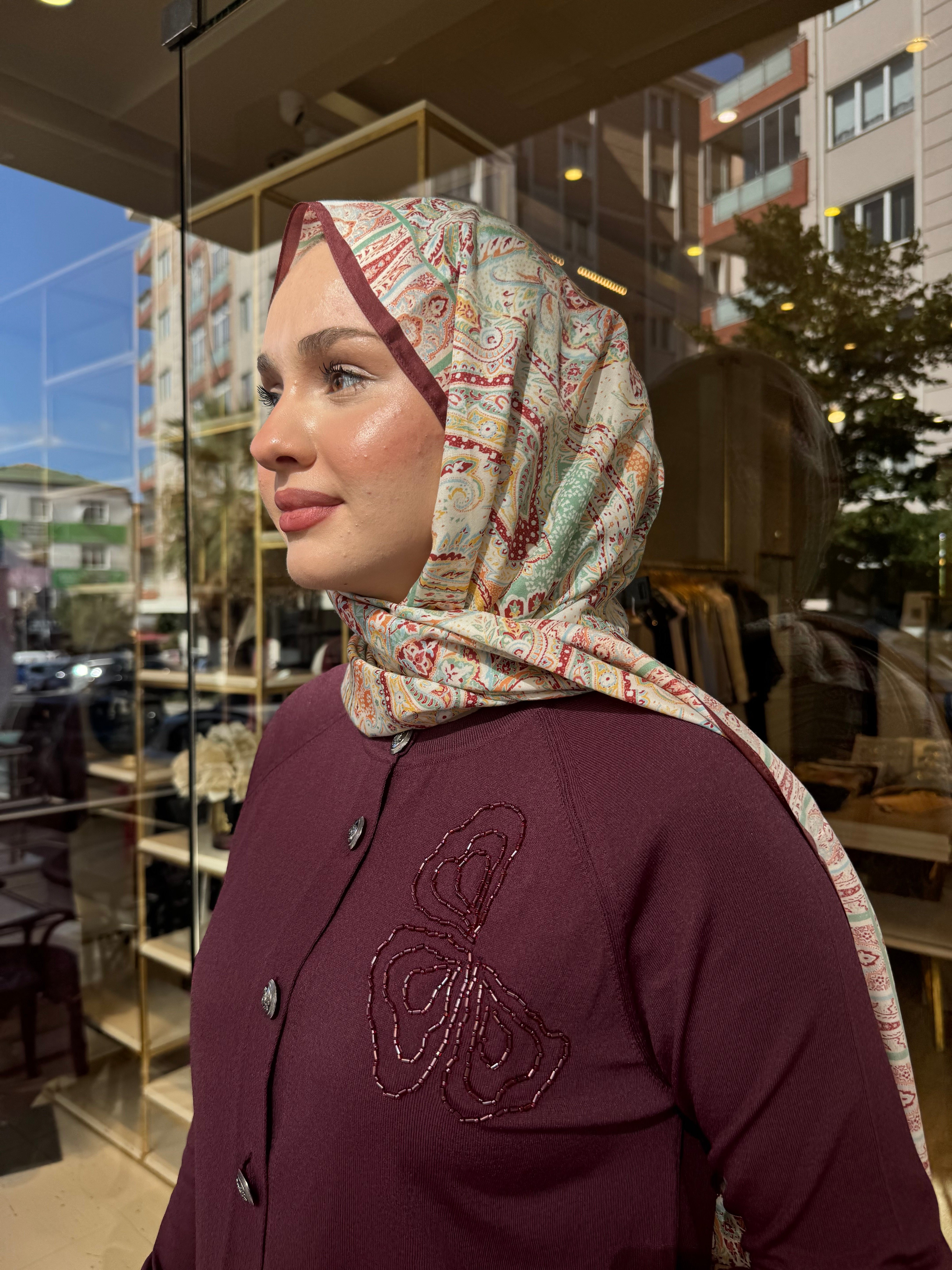 OMZU MOTİFLİ HIRKA MÜRDÜM