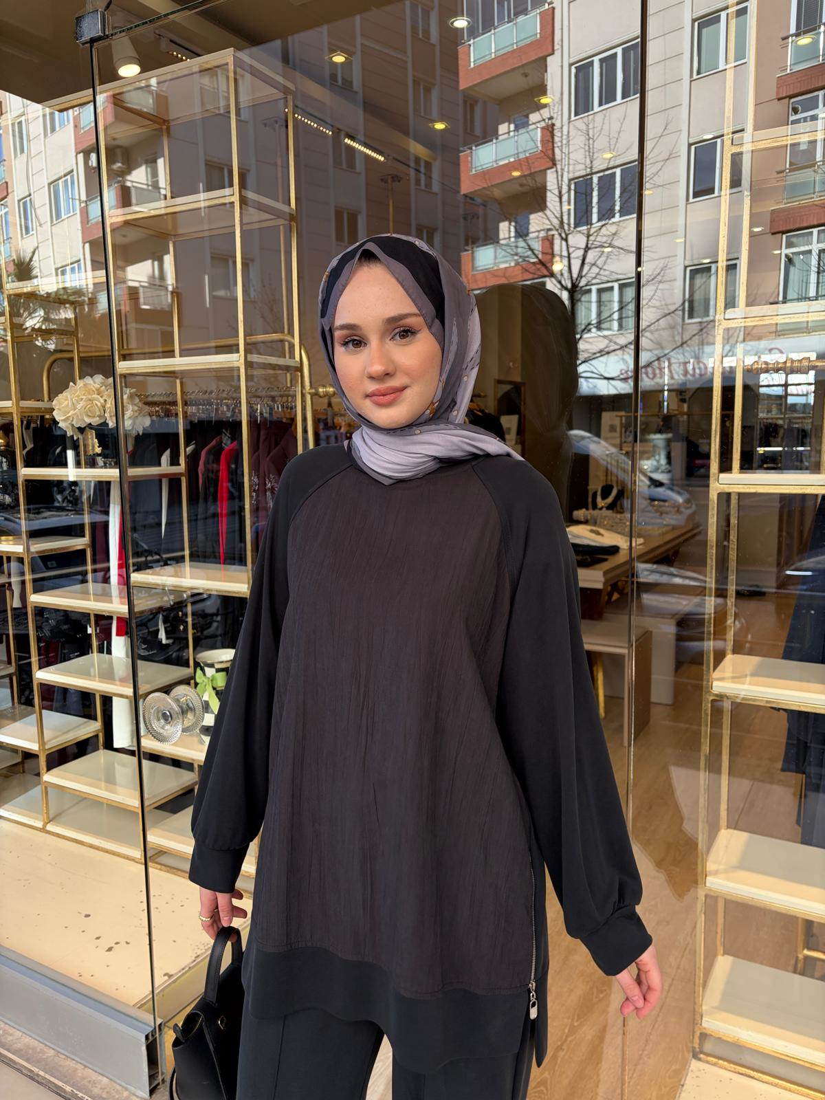 ÖNÜ PARAŞÜT KUMAŞ FERMUARLI TAKIM SİYAH
