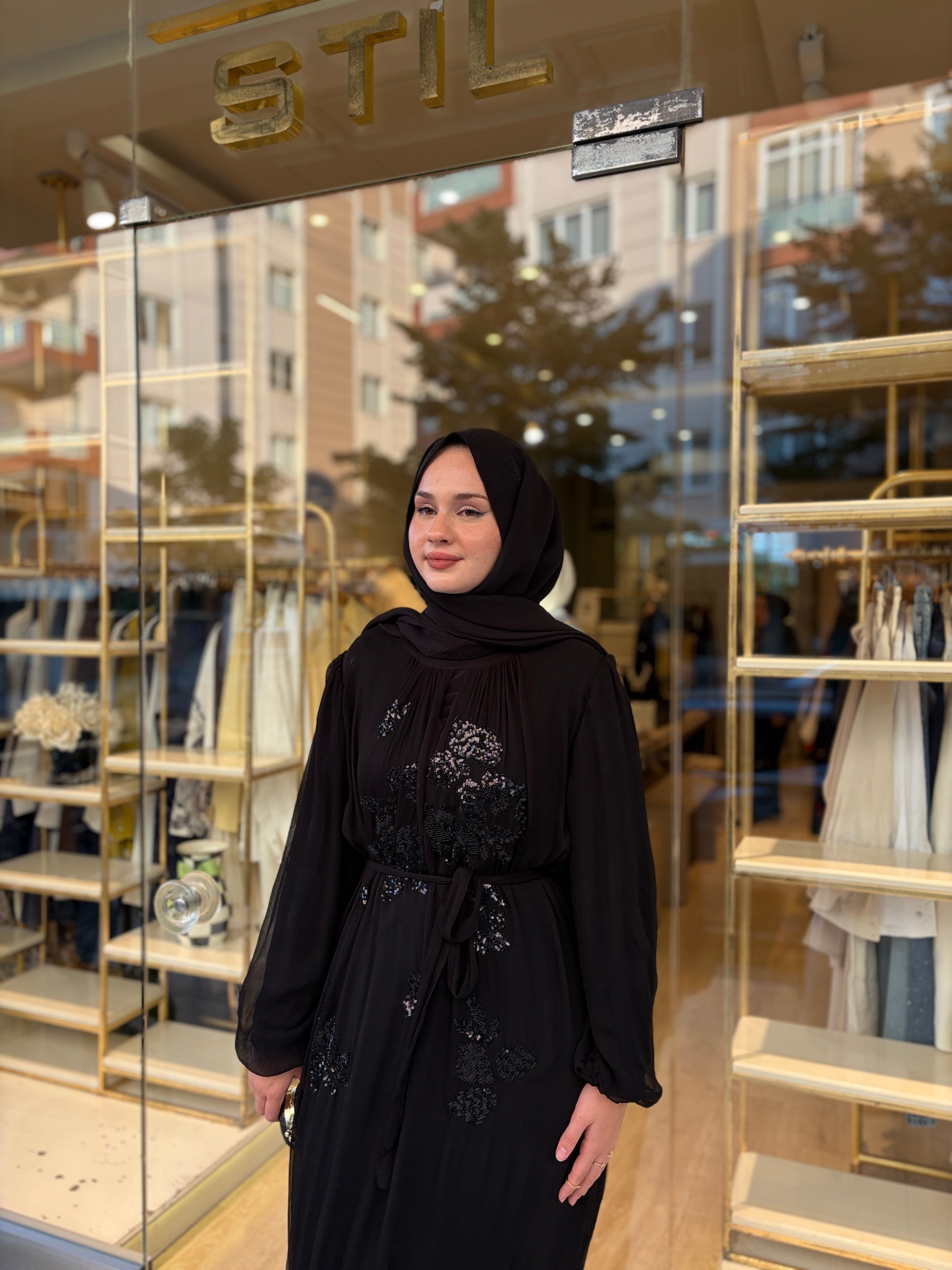 PUL DETAYLI ELBİSE SİYAH