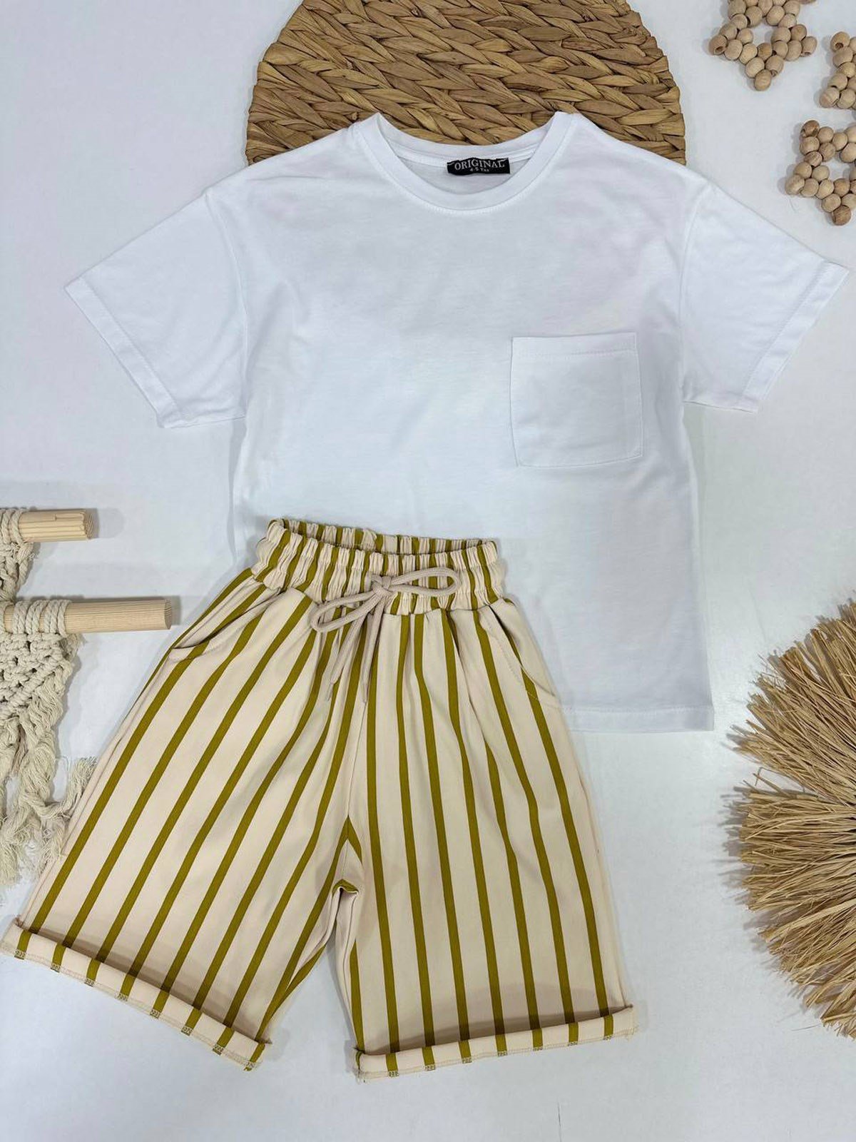 Oversize Çizgili Şortlu Pamuklu Takım ( 4-12 Yaş)